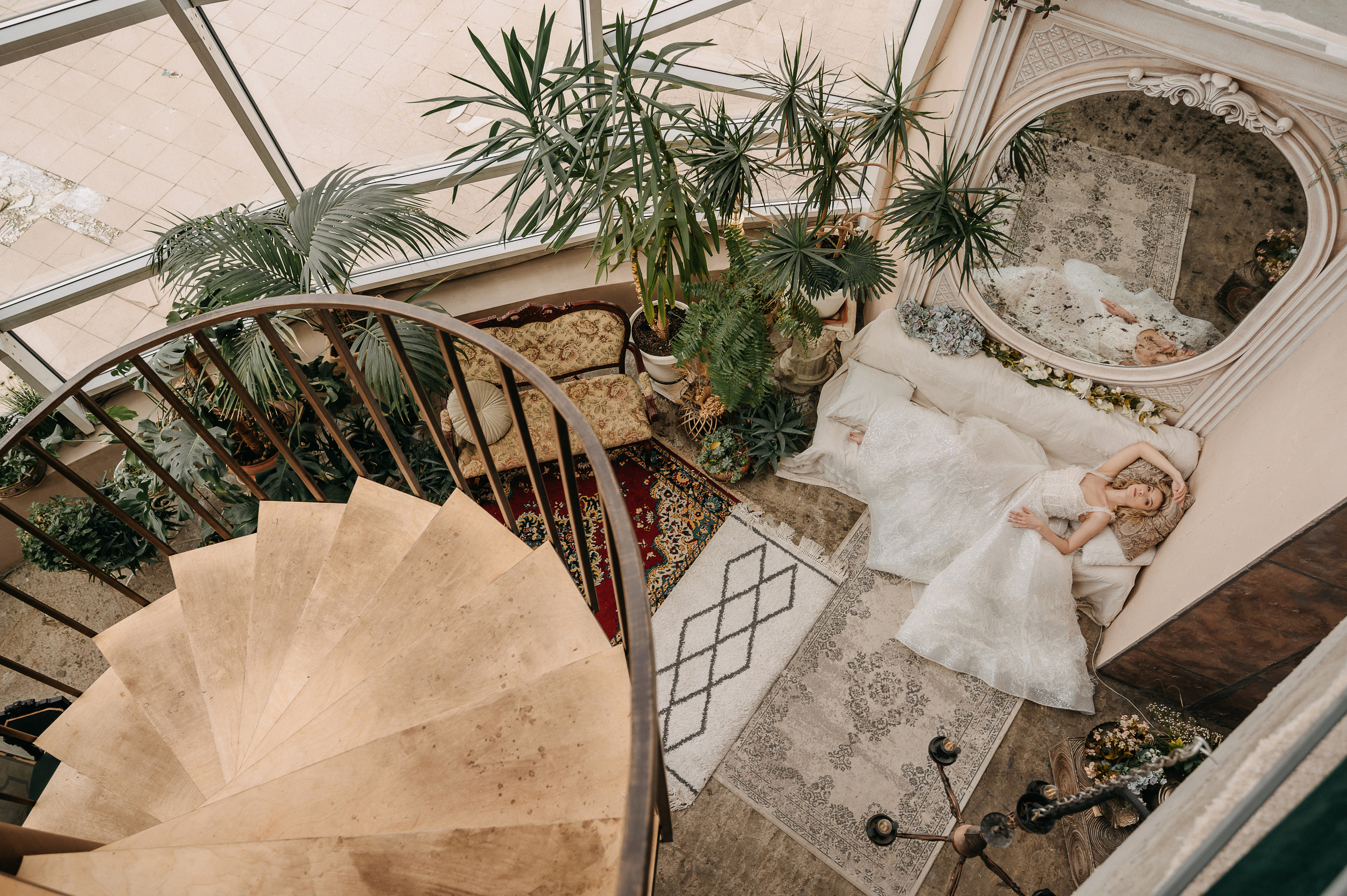 Под куполом