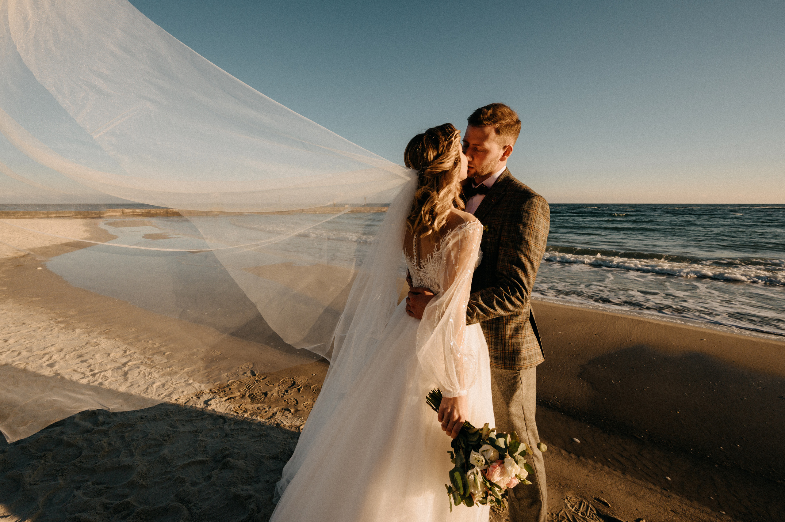 Дима и Света и море в ноябре…