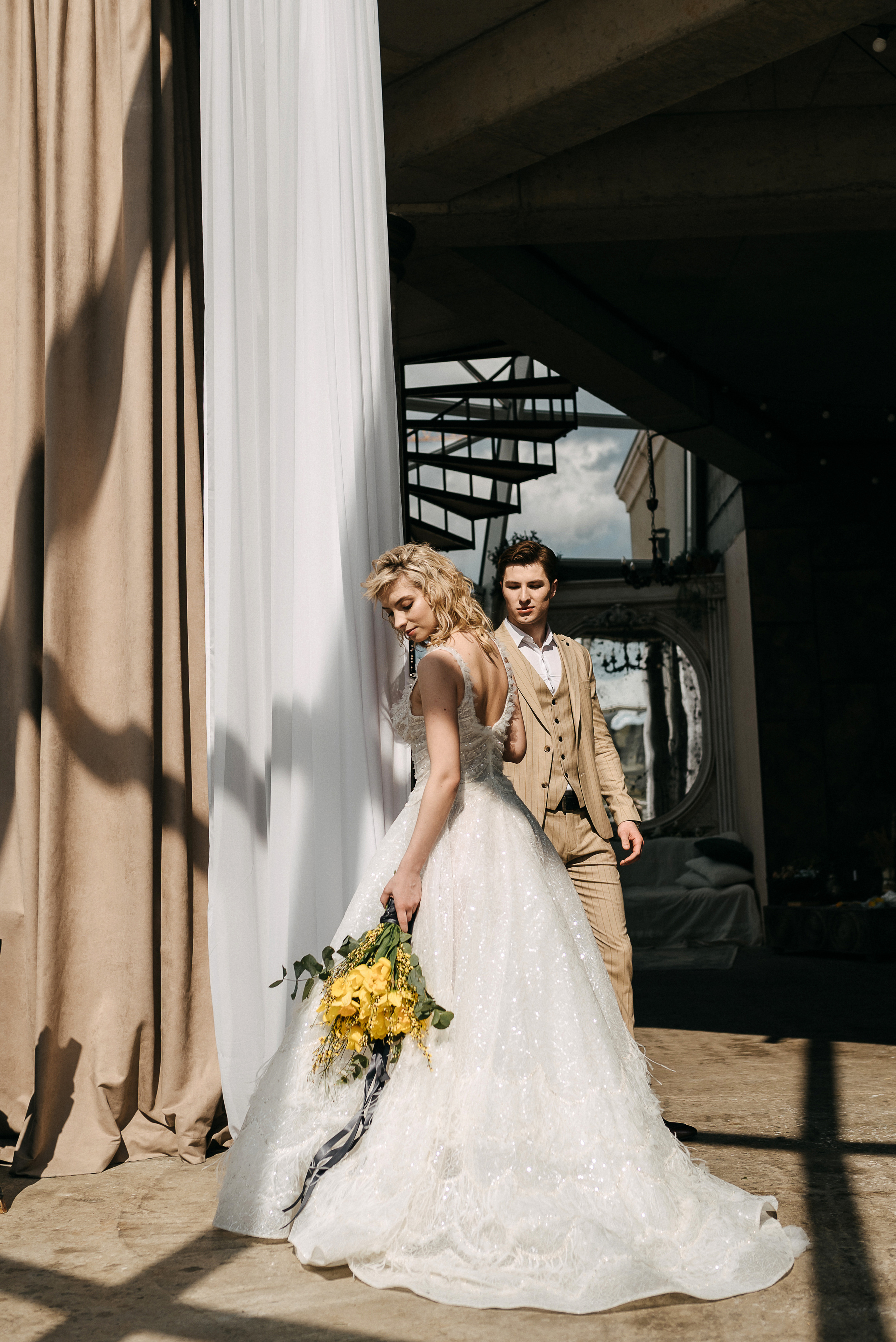 Под куполом