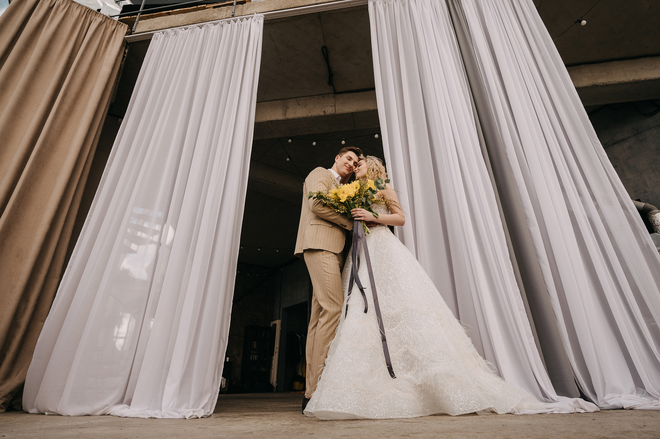 Под куполом