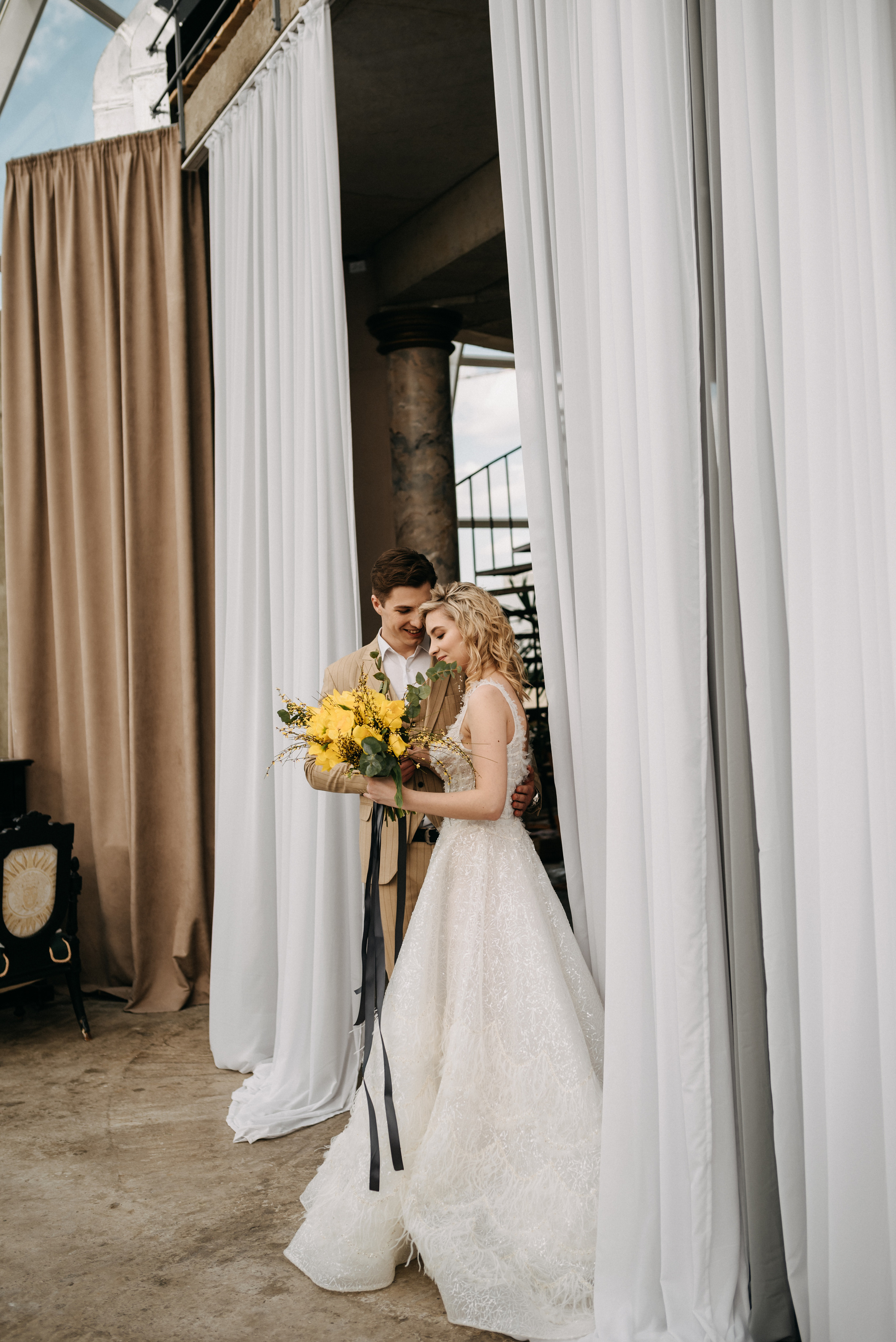 Под куполом