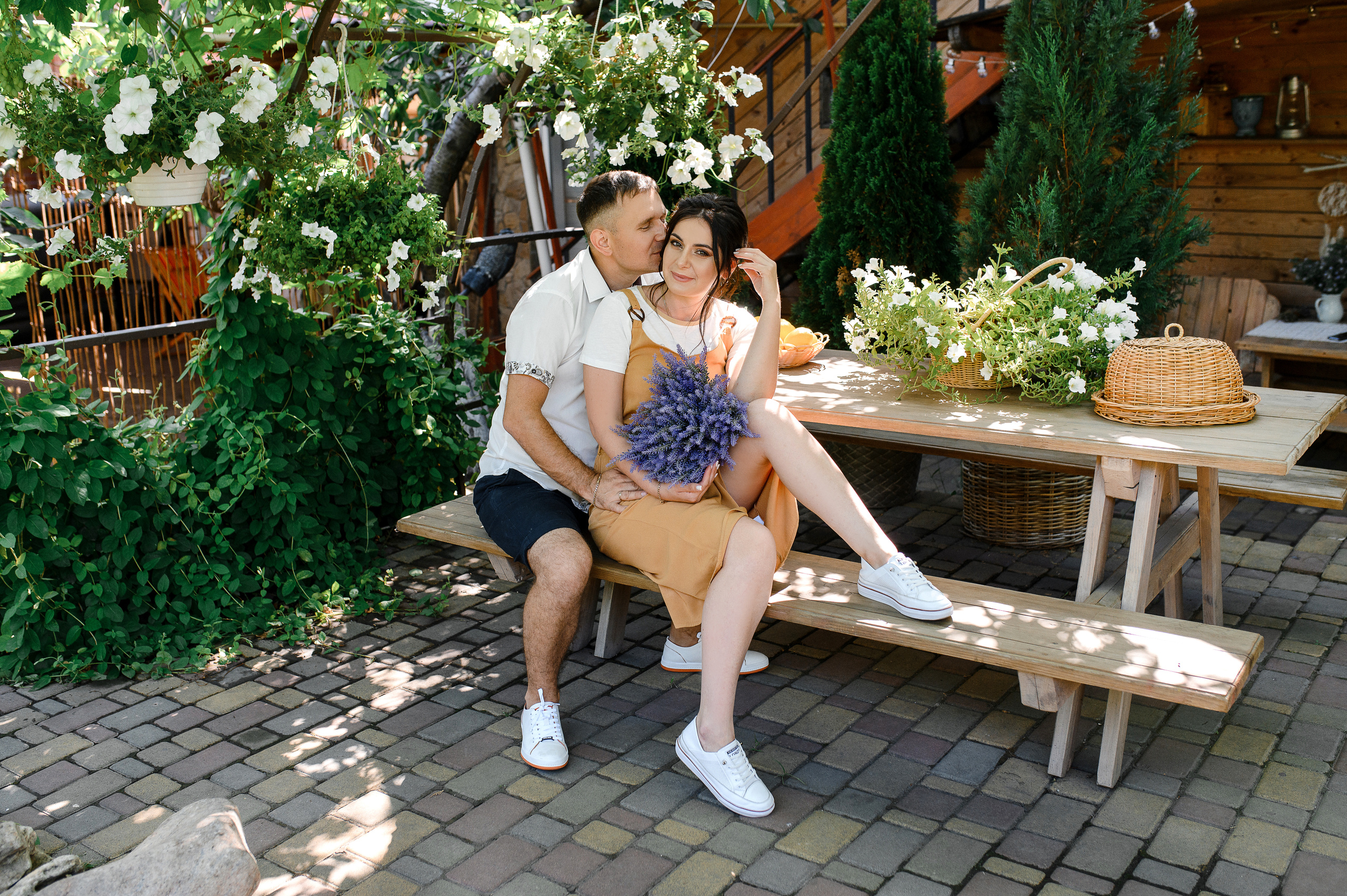 Вова и Юля на даче