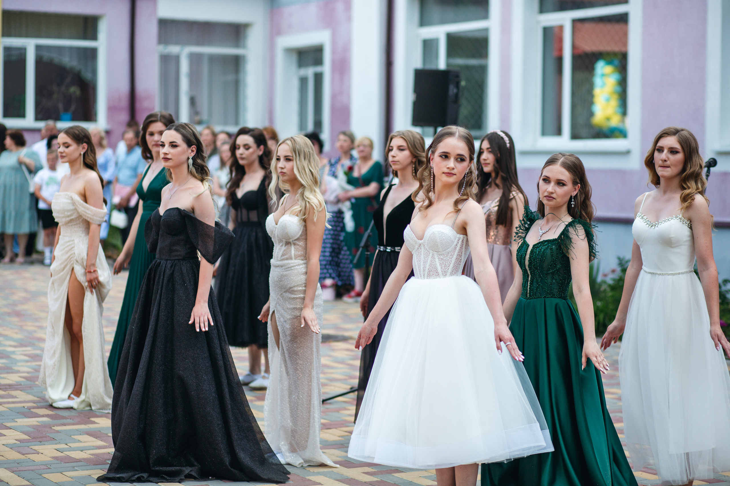 шкільний фотограф вінниця, фотограф вінниця, фотограф іллінці, фотограф немирів, фотограф гайсин, фотограф липовець, випуск 2024 випуск вінниця, випускний. останній дзвоник вінниця, випускний вінниця, фотограф оратів