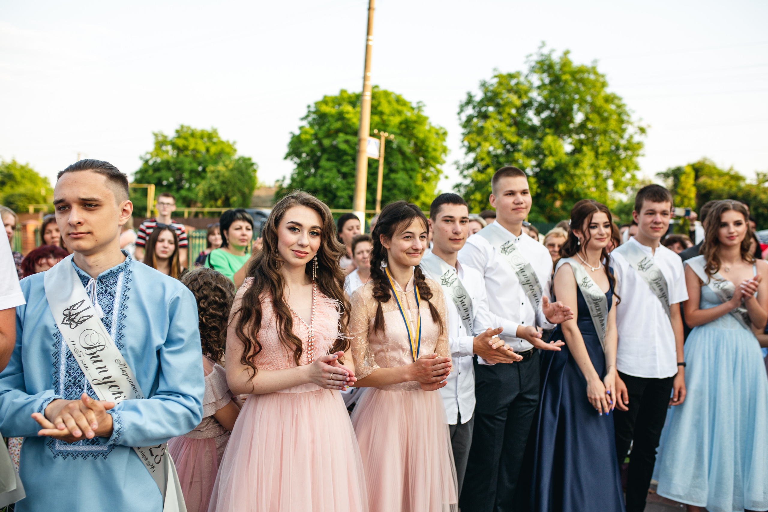 шкільний фотограф вінниця, фотограф вінниця, фотограф іллінці, фотограф немирів, фотограф гайсин, фотограф липовець, випуск 2024 випуск вінниця, випускний. останній дзвоник вінниця, випускний вінниця, фотограф оратів