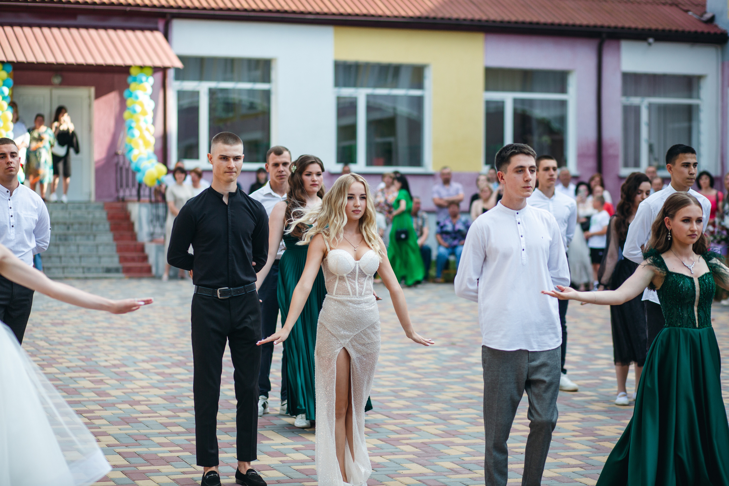 шкільний фотограф вінниця, фотограф вінниця, фотограф іллінці, фотограф немирів, фотограф гайсин, фотограф липовець, випуск 2024 випуск вінниця, випускний. останній дзвоник вінниця, випускний вінниця, фотограф оратів