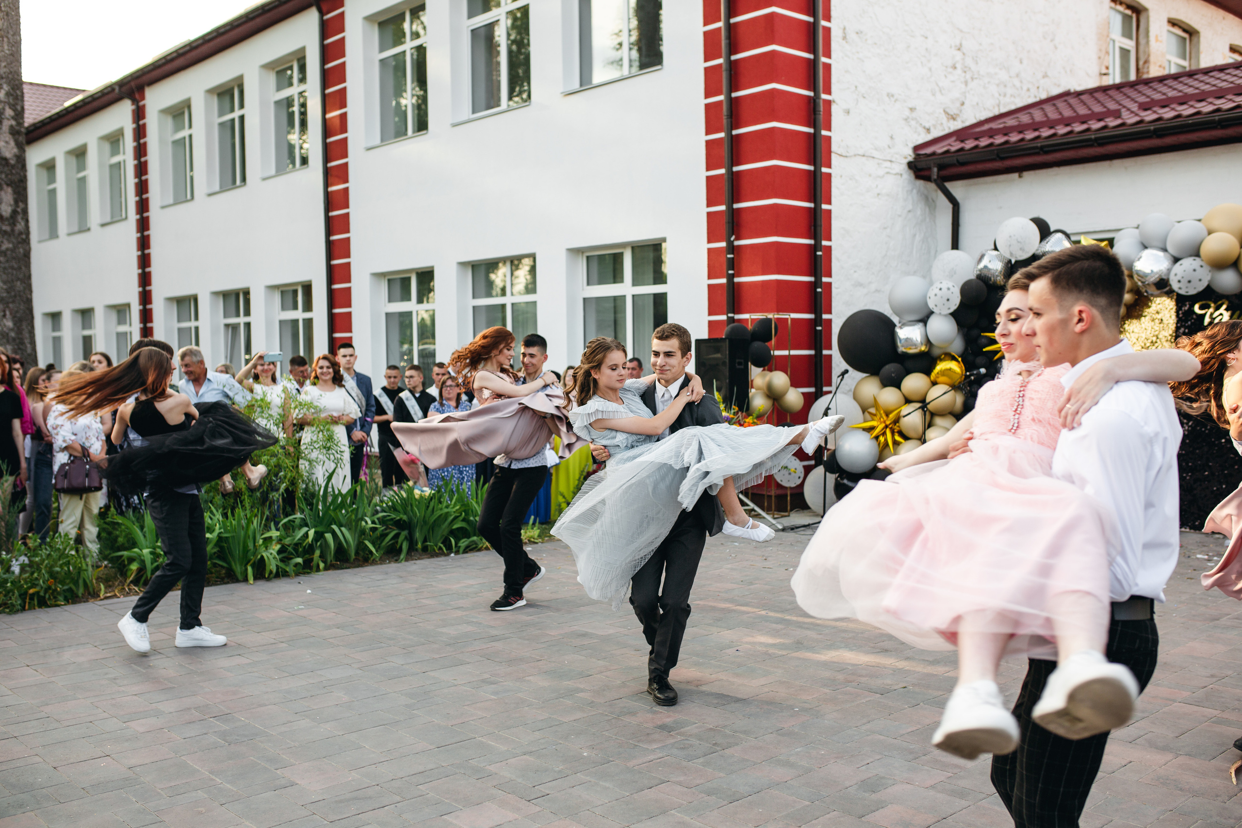шкільний фотограф вінниця, фотограф вінниця, фотограф іллінці, фотограф немирів, фотограф гайсин, фотограф липовець, випуск 2024 випуск вінниця, випускний. останній дзвоник вінниця, випускний вінниця, фотограф оратів