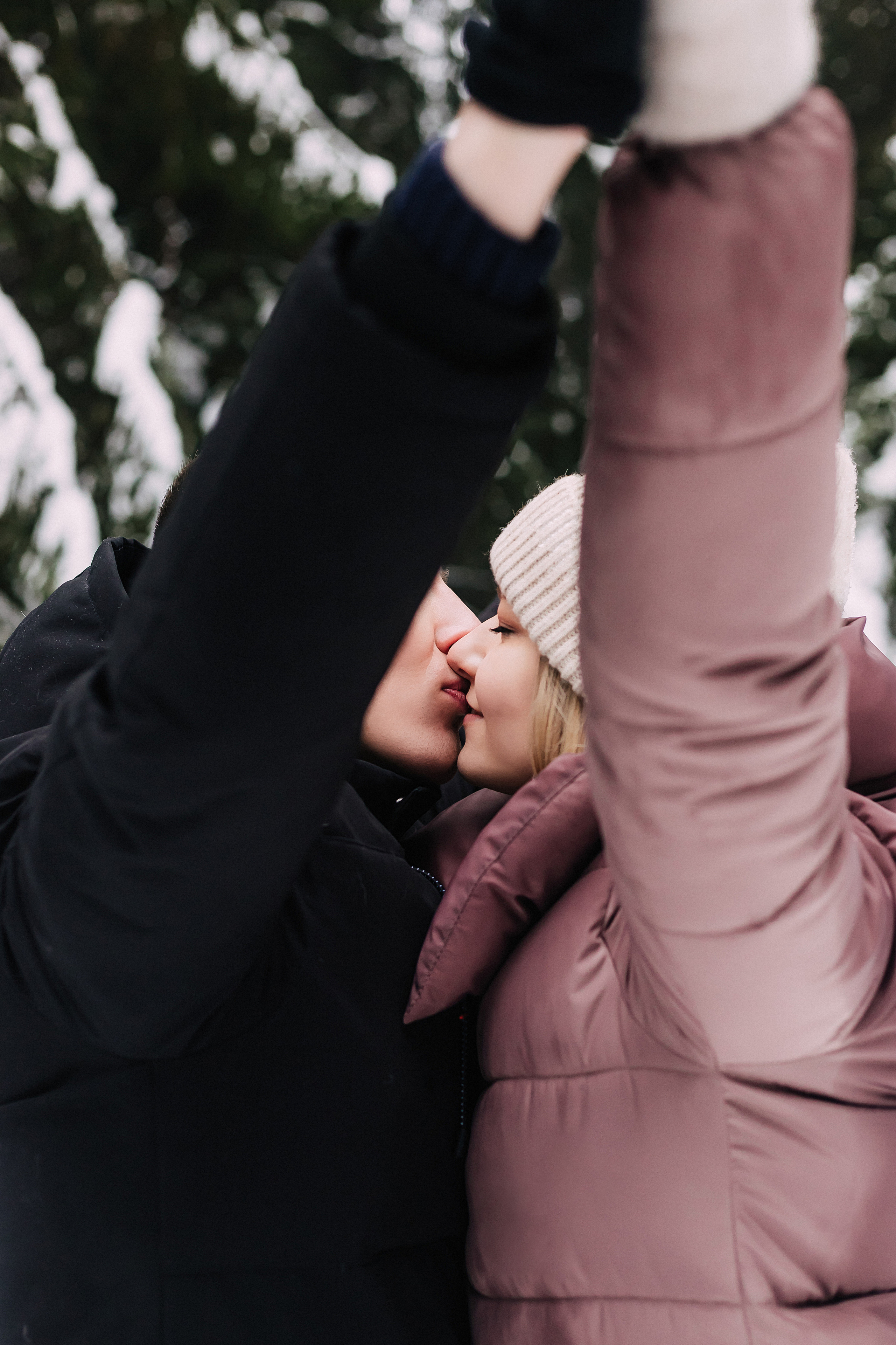 The forest story of Veronica and Sasha. Wedding and family photographer