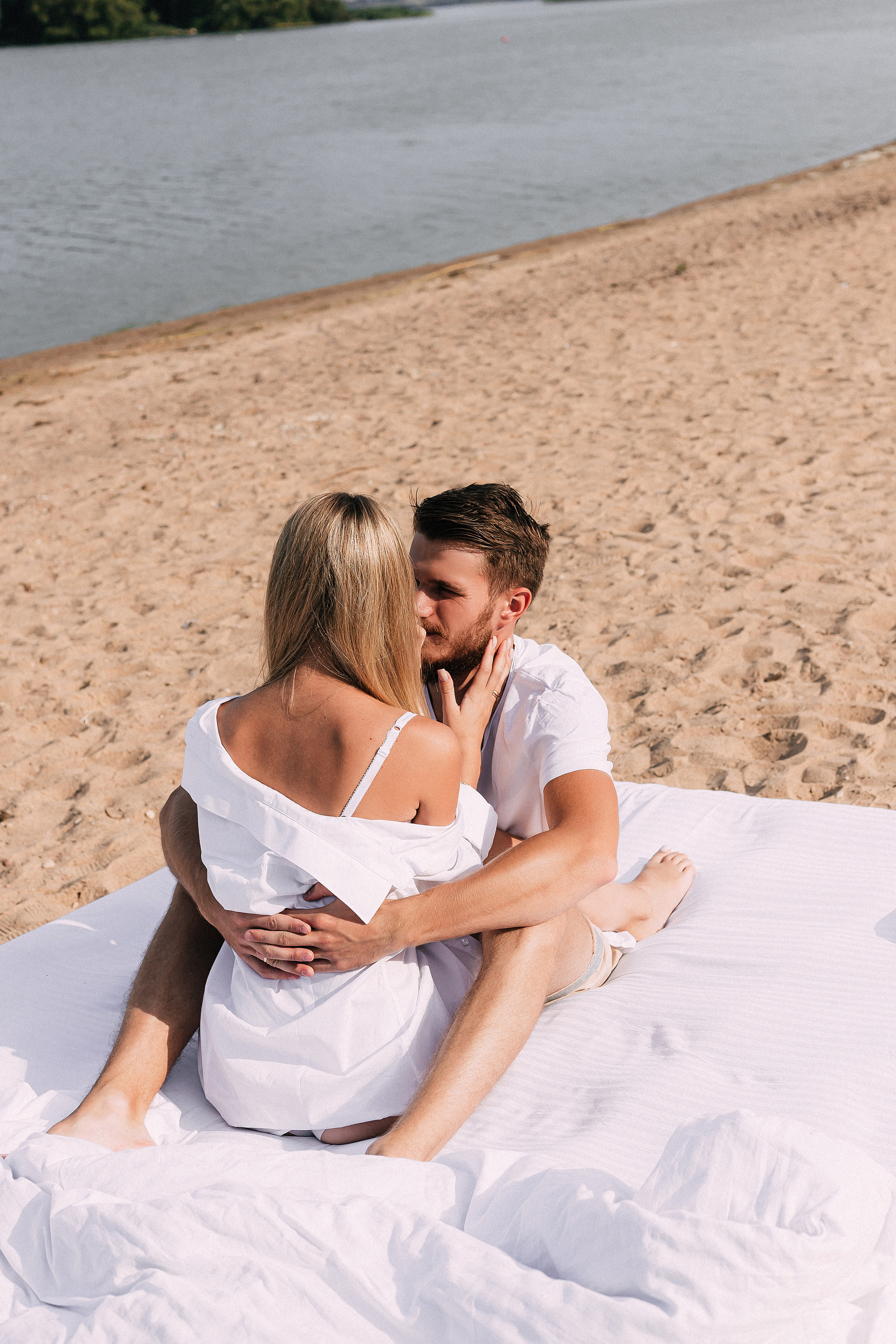 Love story at the Minsk Sea Katya and Pasha. Wedding and family photographer