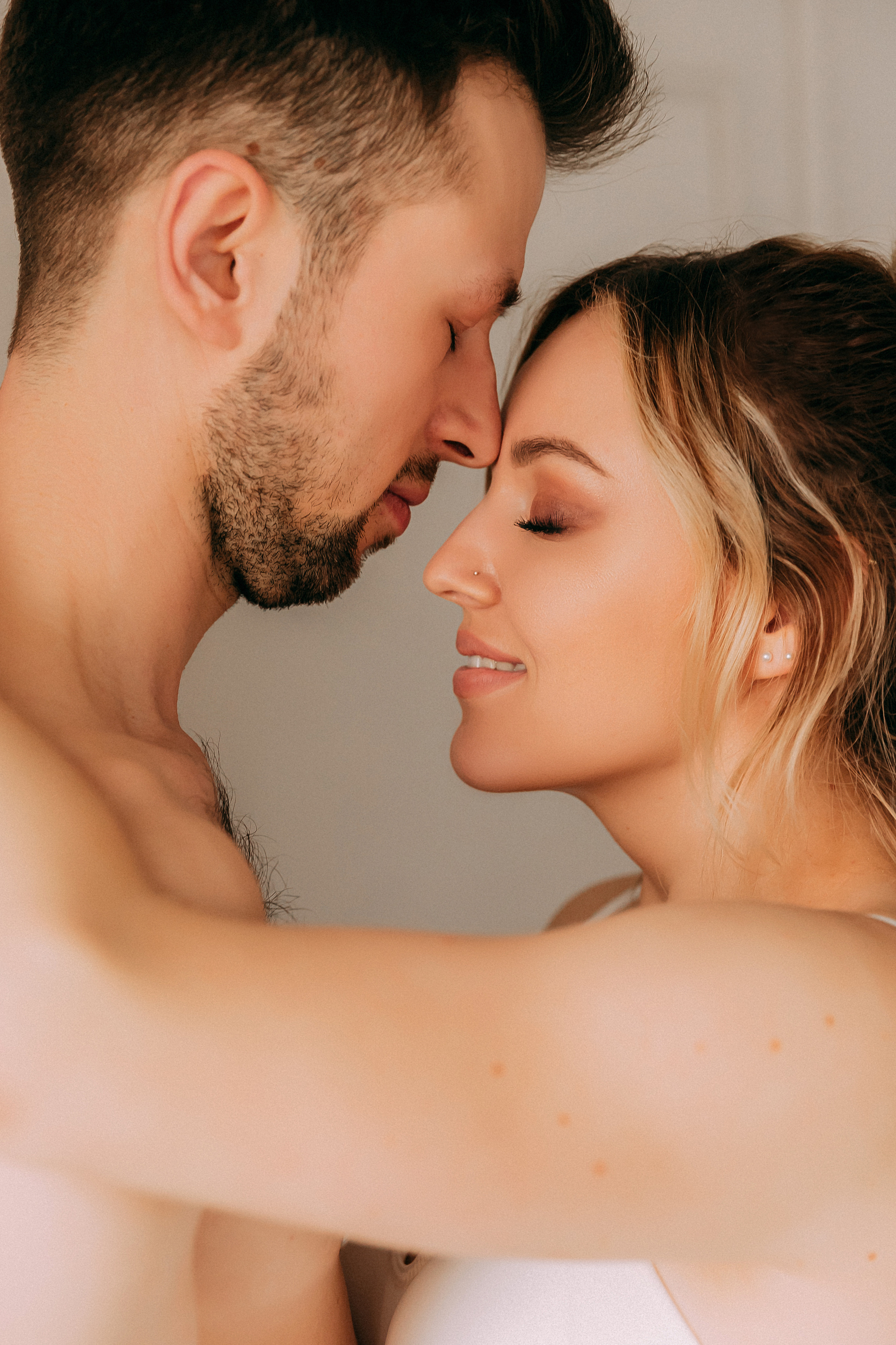 Tender and romantic shoot for a wonderful couple!. Wedding and family photographer