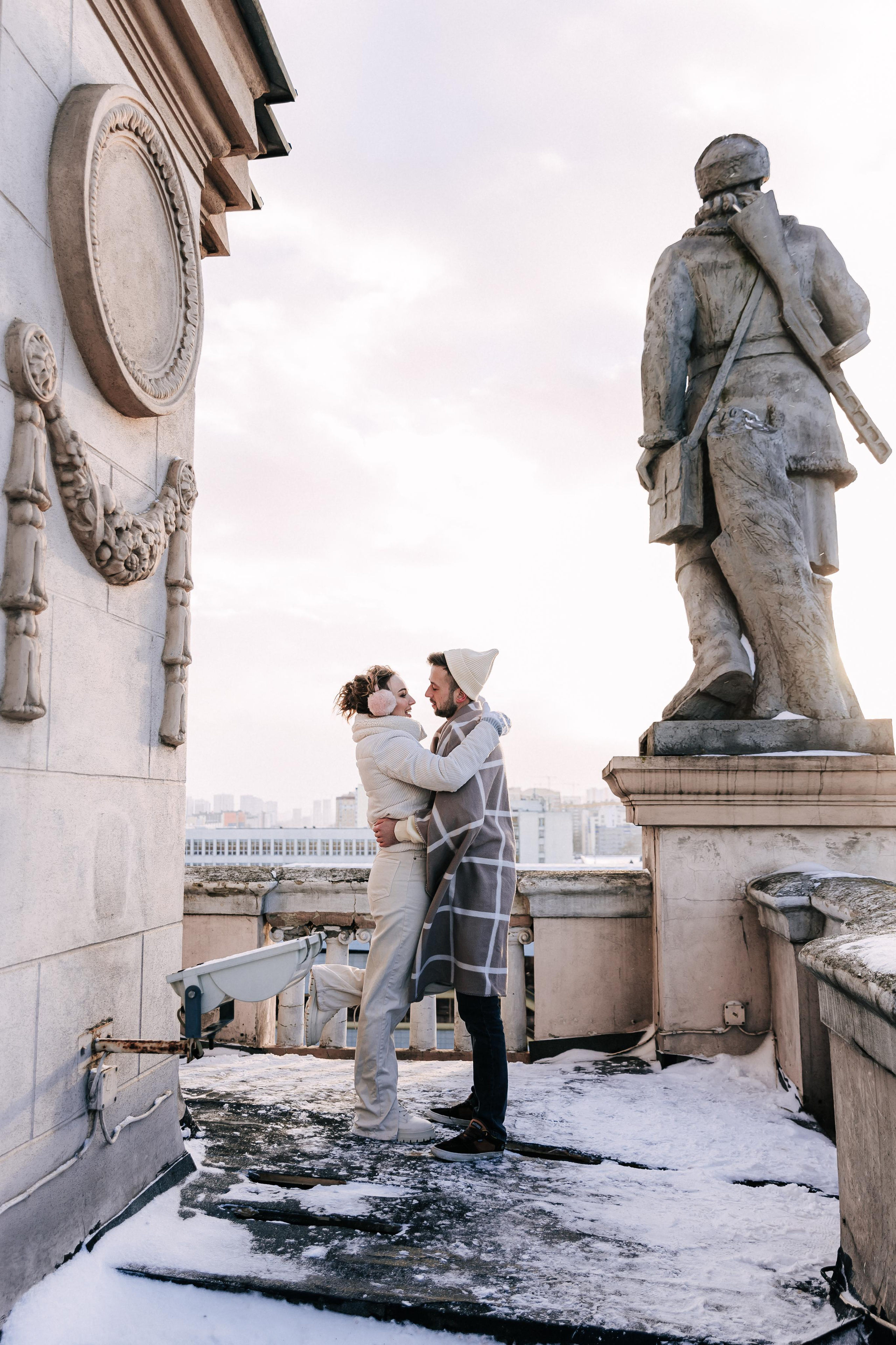 A winter fairy tale in the city center. Wedding and family photographer