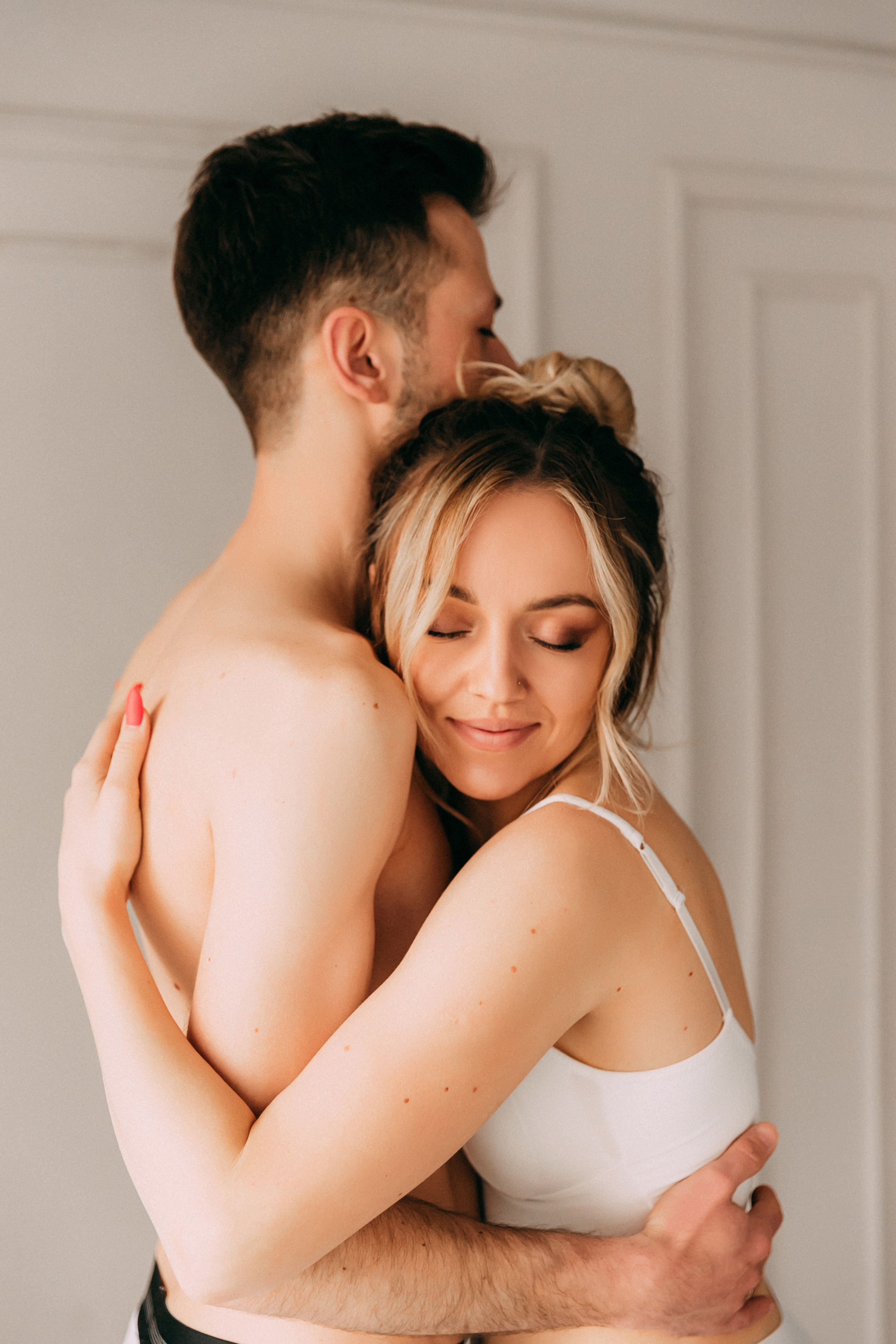 Tender and romantic shoot for a wonderful couple!. Wedding and family photographer