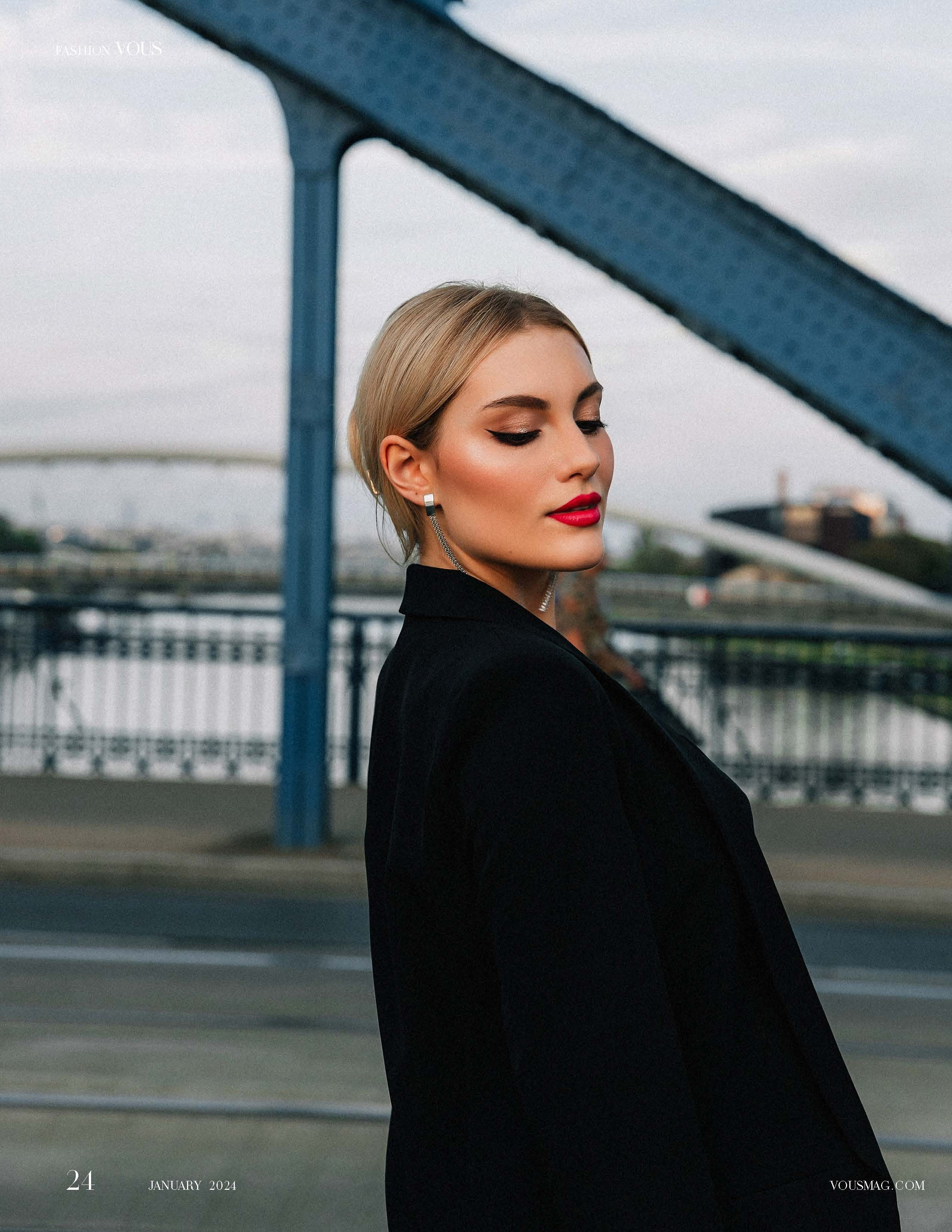 VOUS magazine. Wedding and family photographer