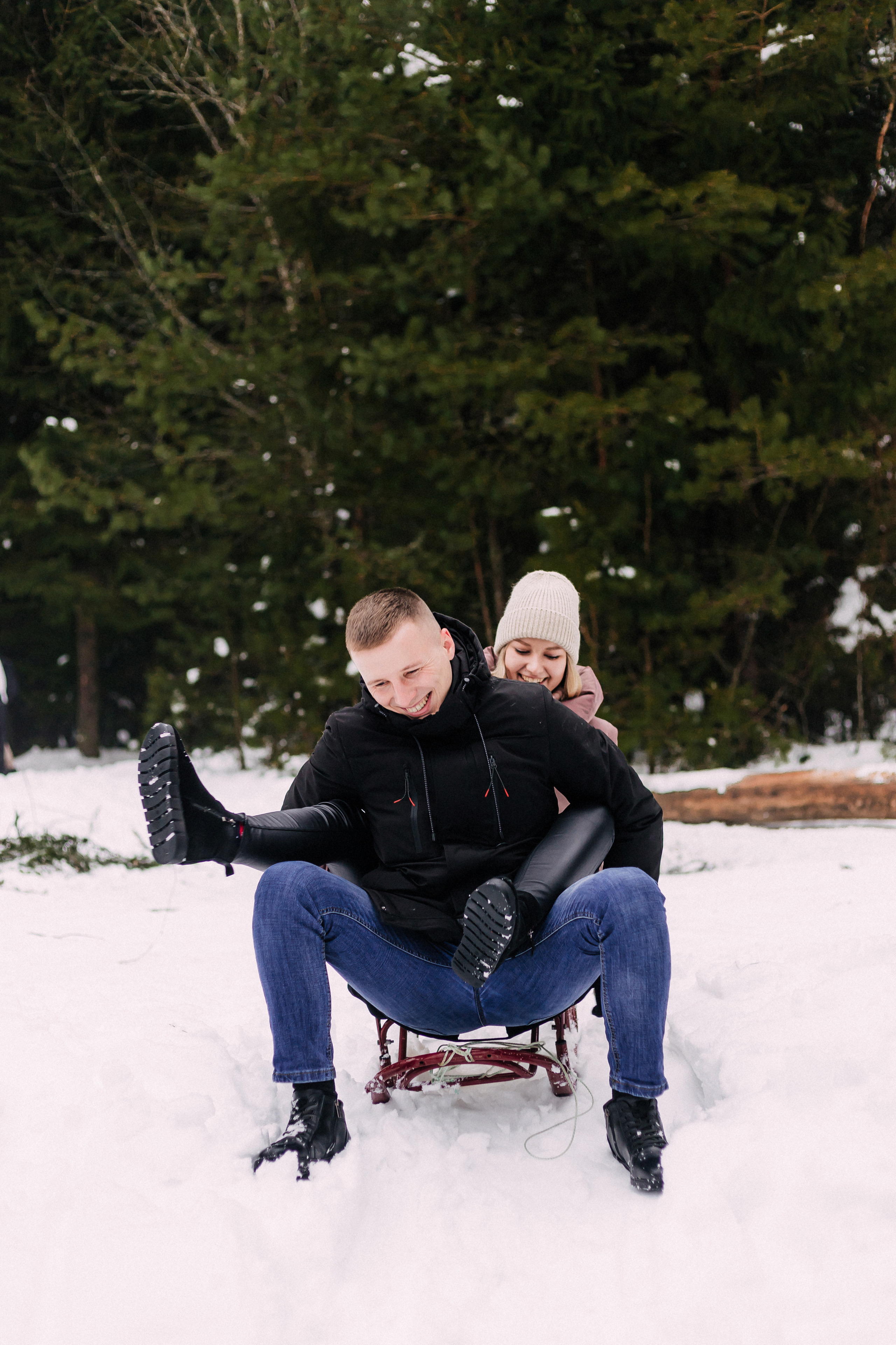 The forest story of Veronica and Sasha. Wedding and family photographer