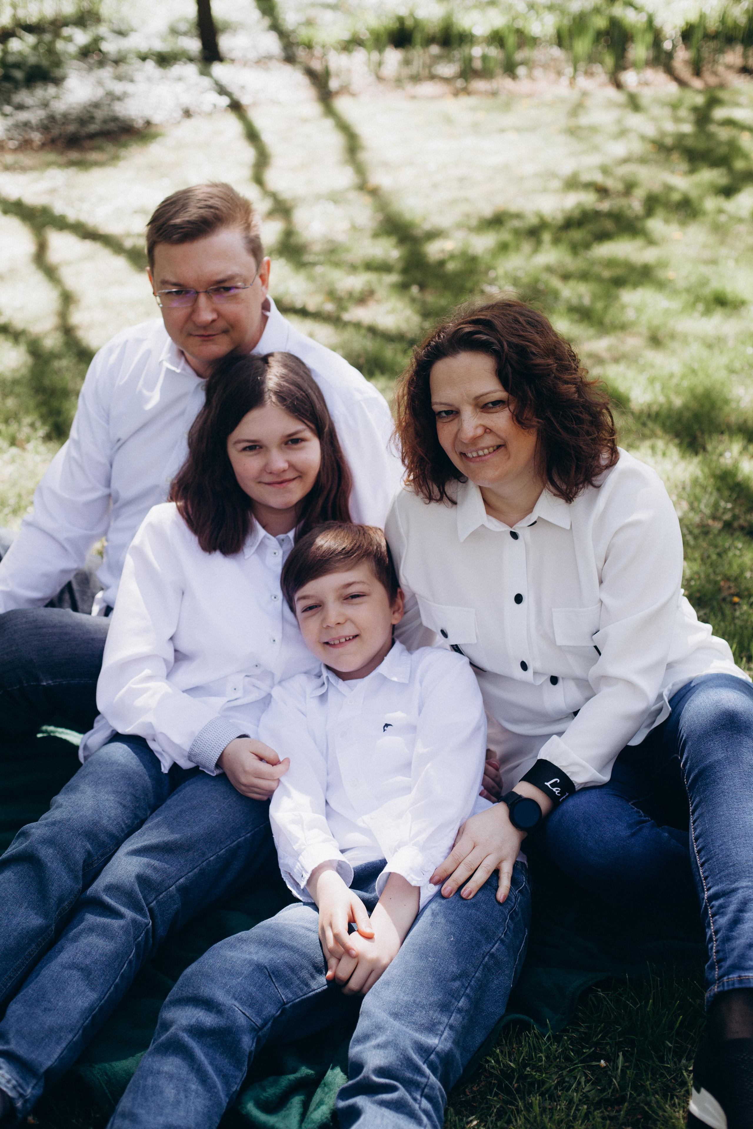 Family story. Ph. Olena Vin