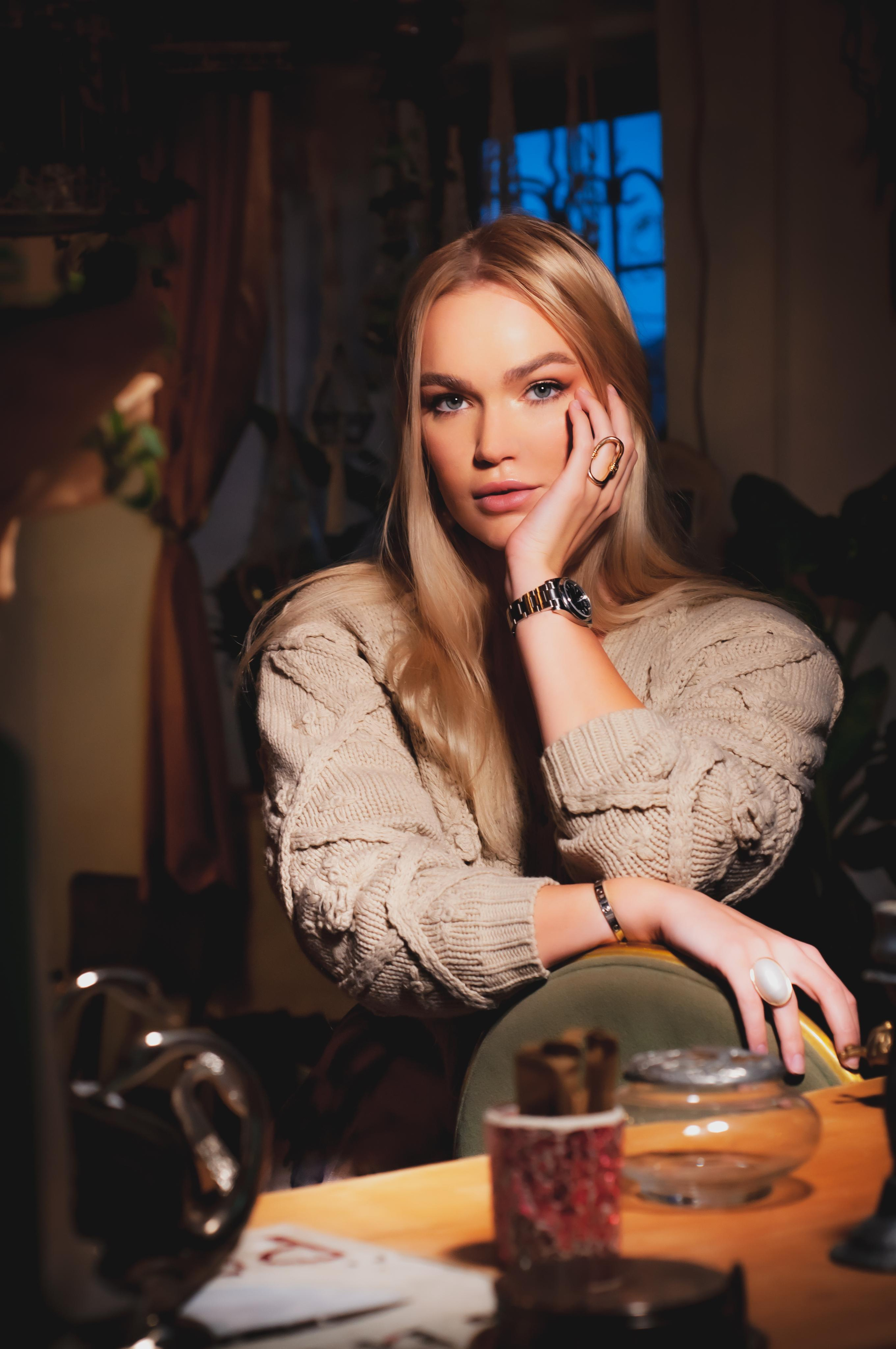 Women. My name is Irina I am a family and portrait photographer