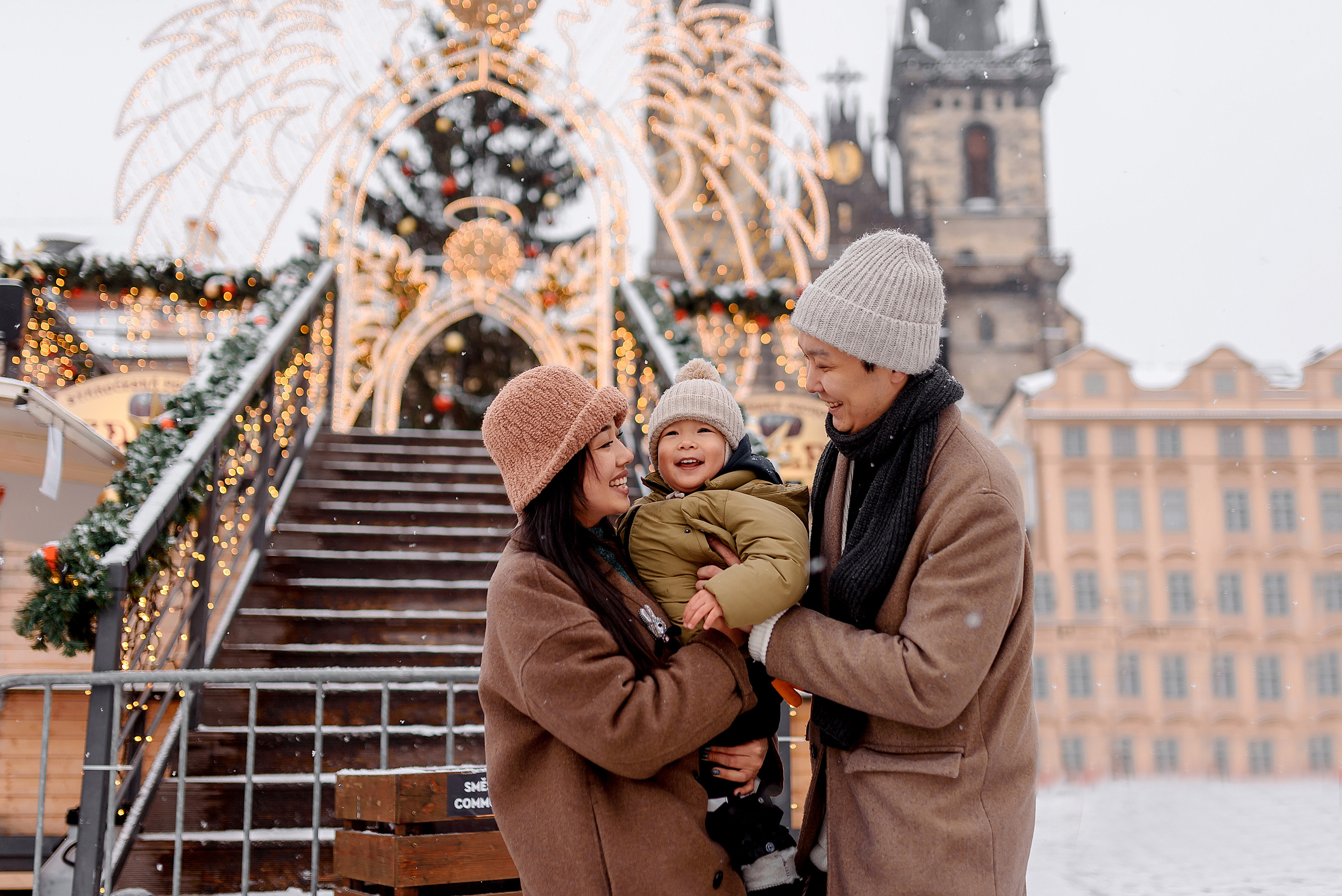 Christmas in Prague. Wedding and family photographer