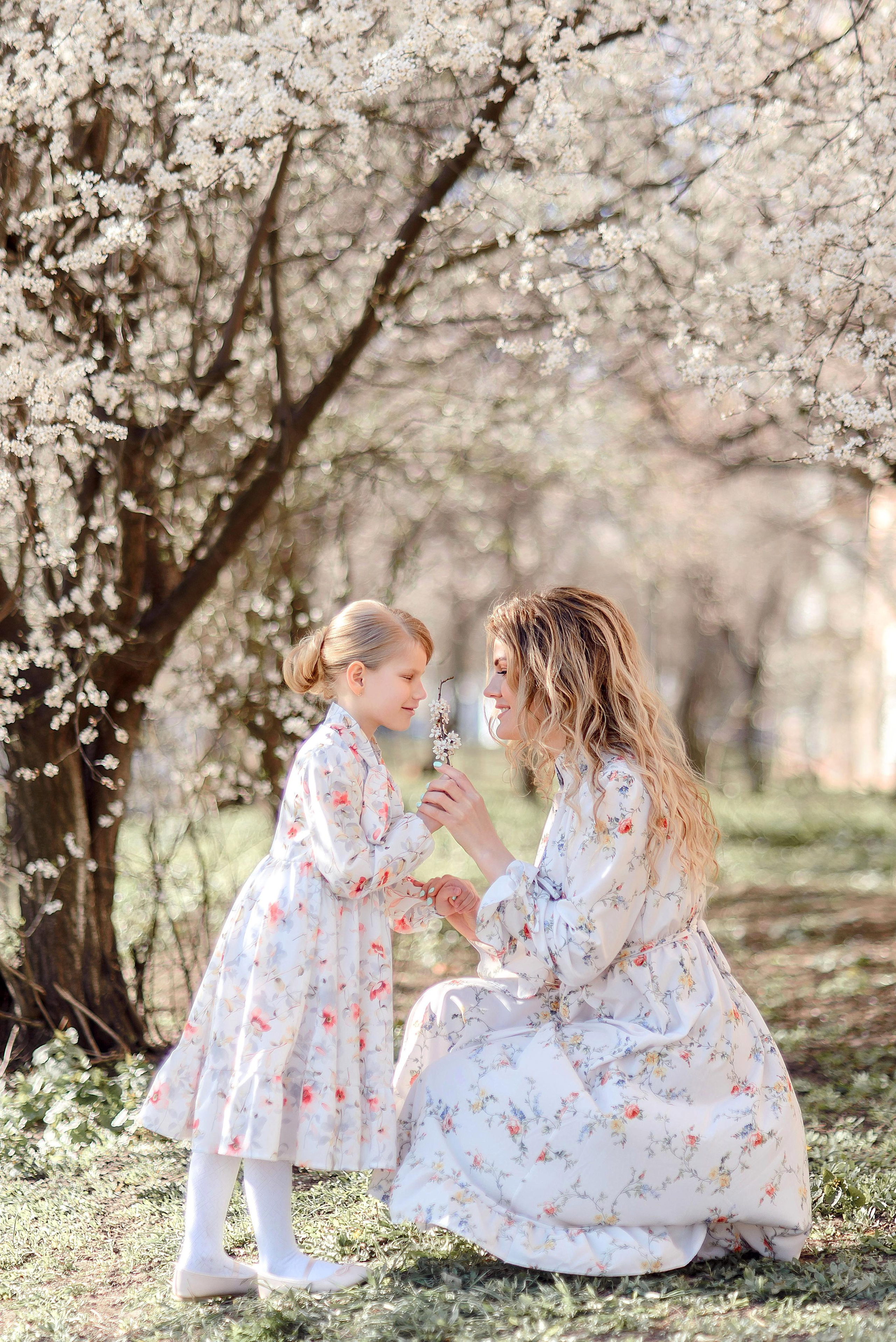 Весна, цветение. Wedding and family photographer