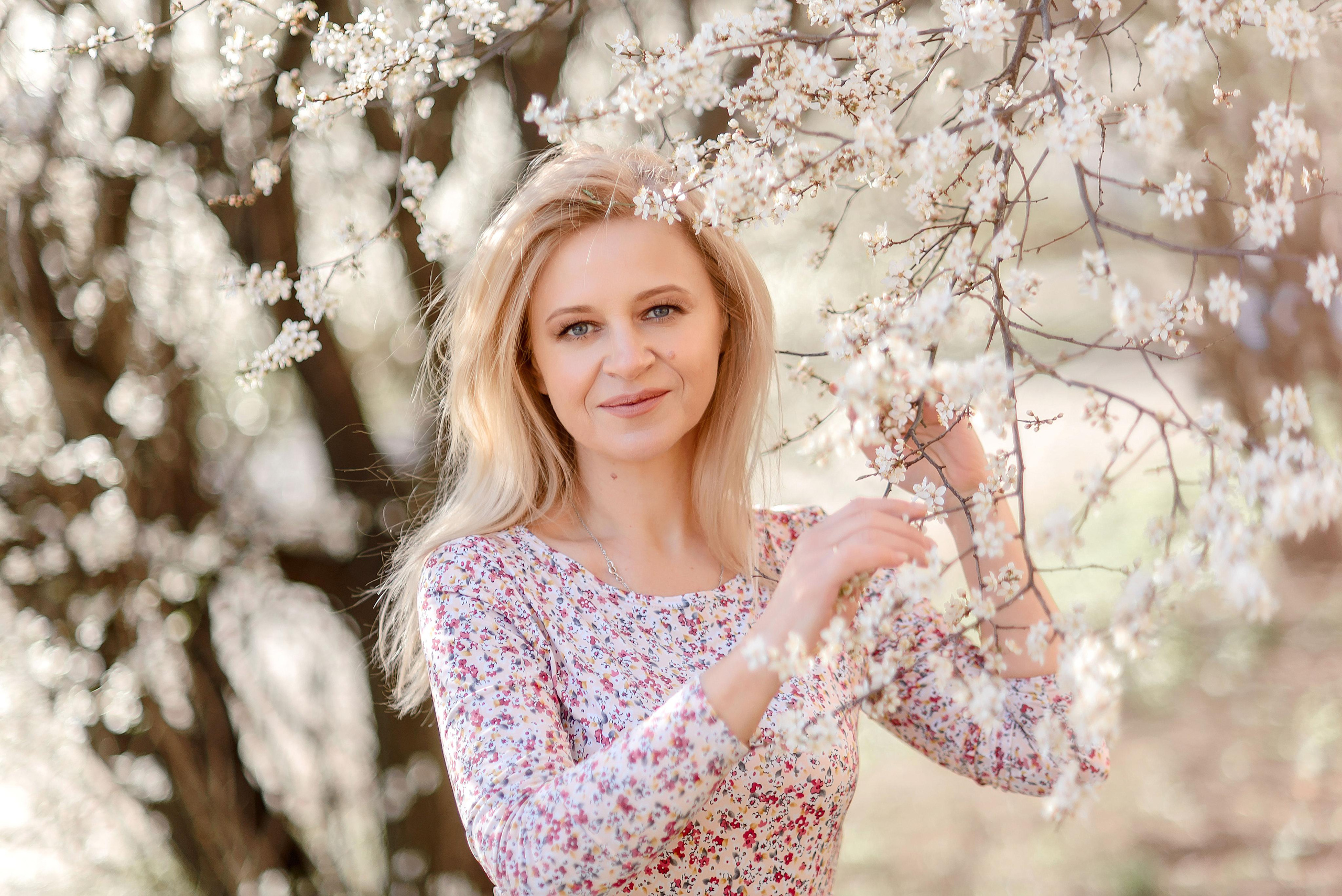 Весна, цветение. Wedding and family photographer