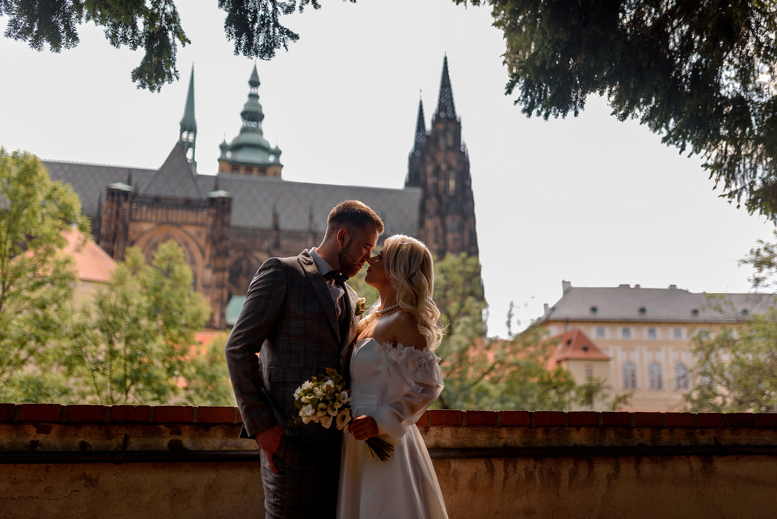 Queen garden. Wedding and family photographer