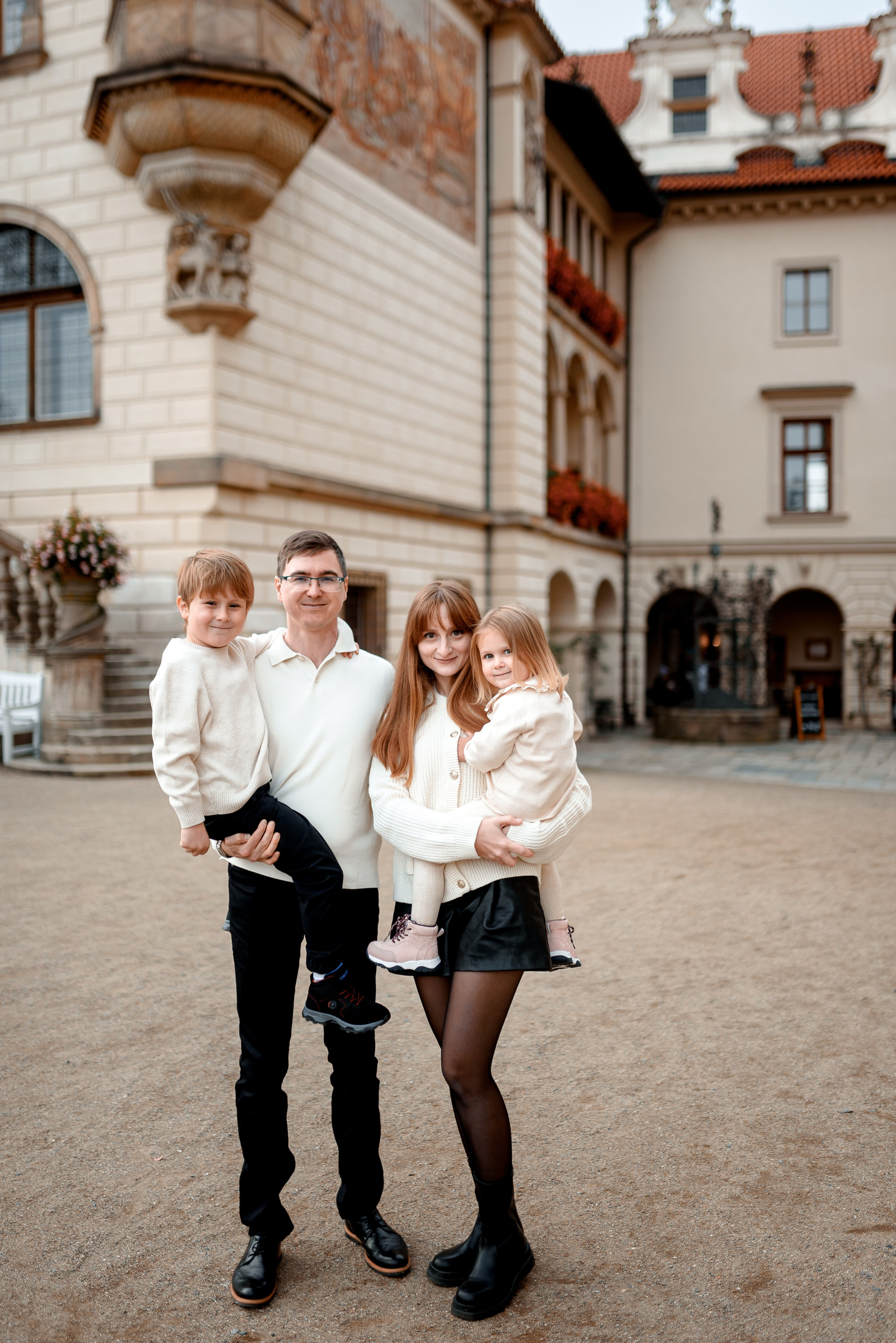 Autumn 2024. Wedding and family photographer