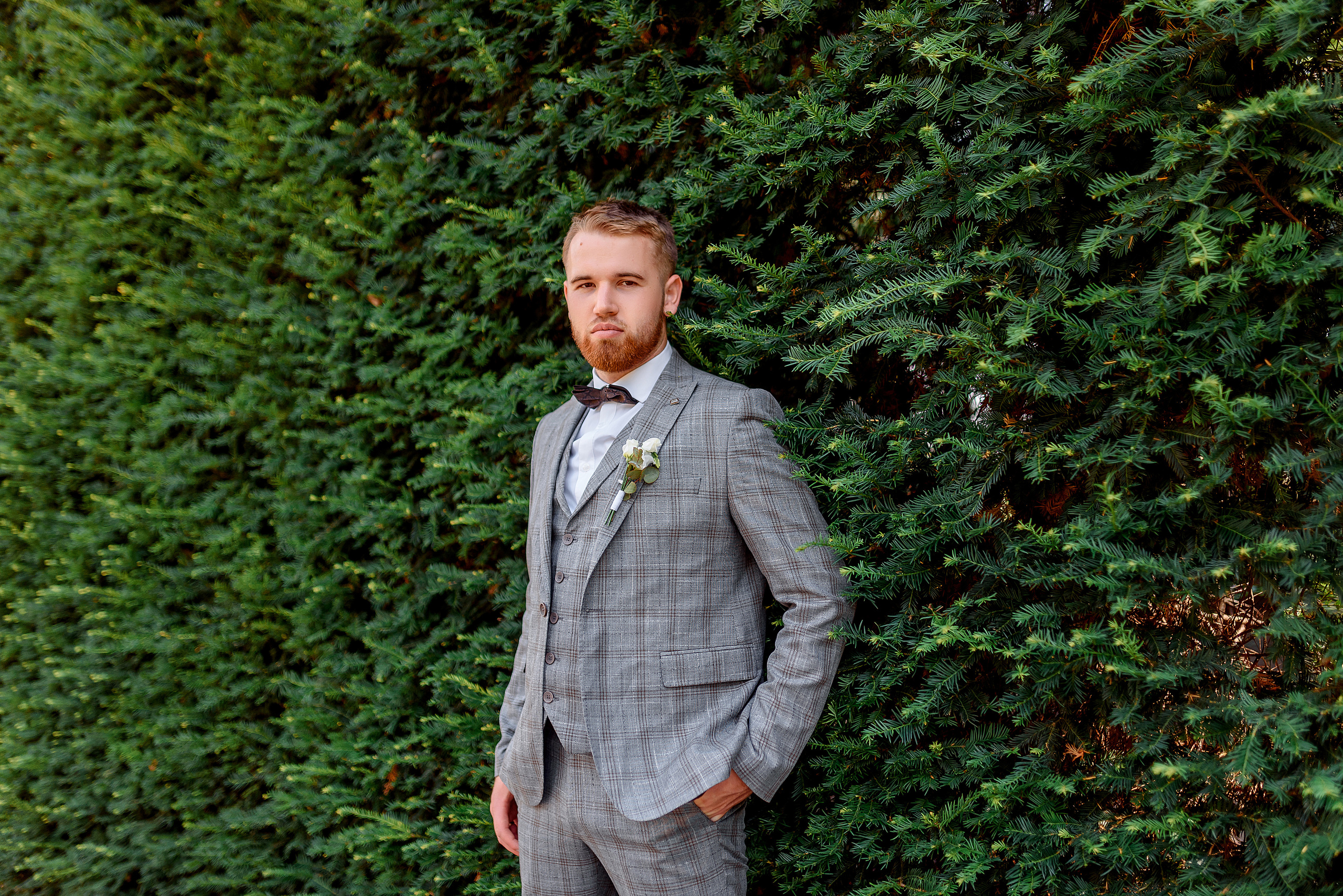 Queen garden. Wedding and family photographer