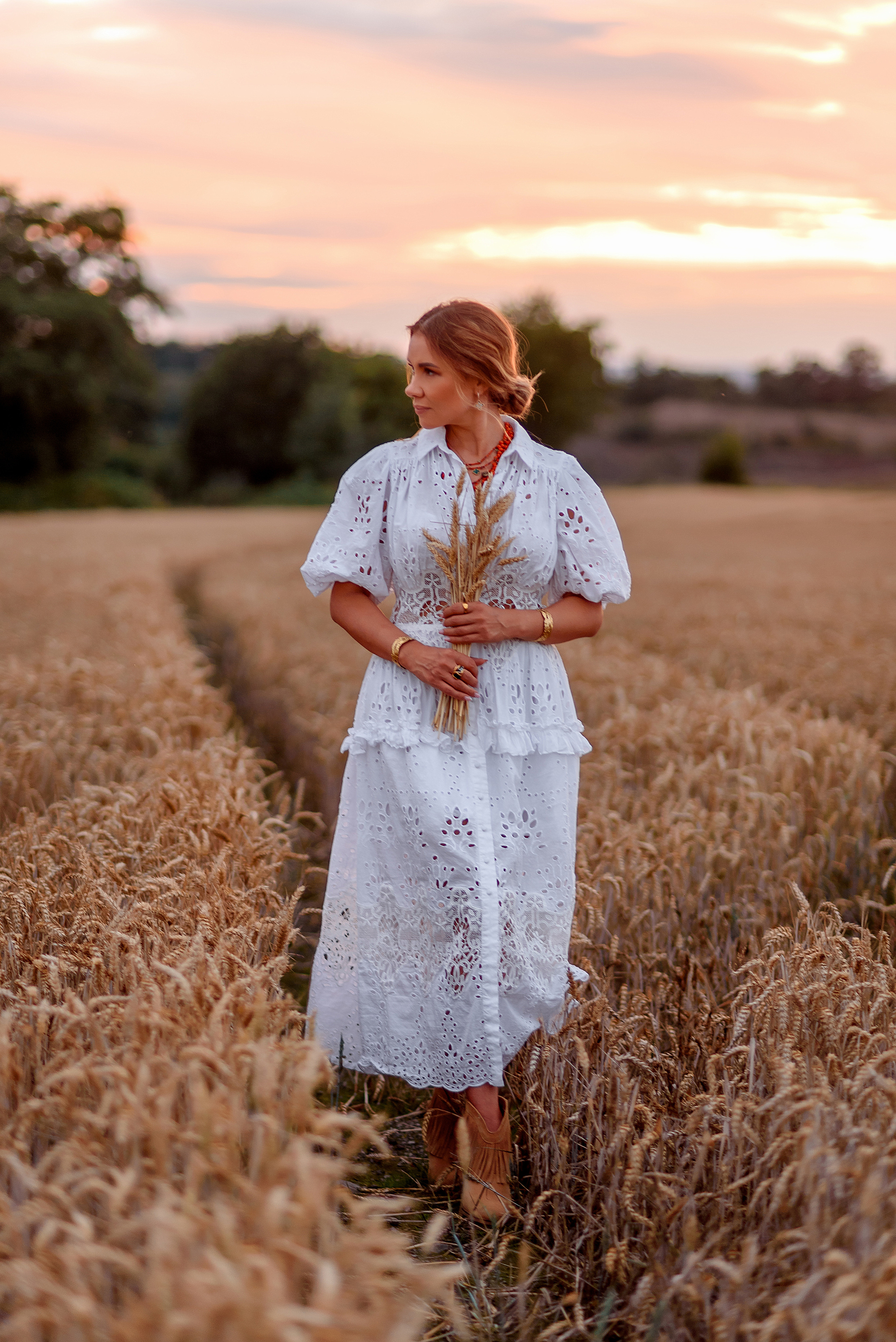 Uliana. Wedding and family photographer