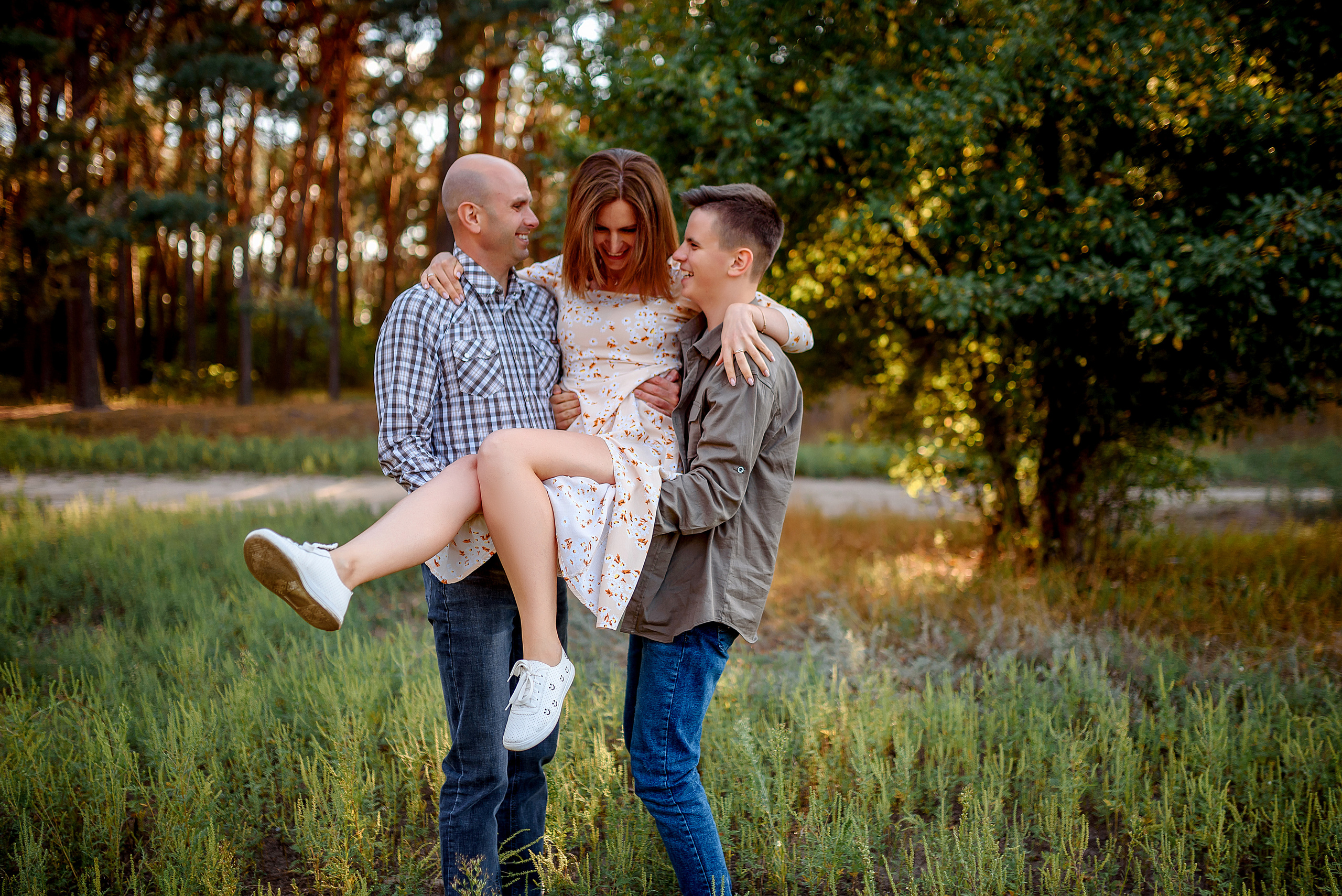 Лес у Каравана. Wedding and family photographer