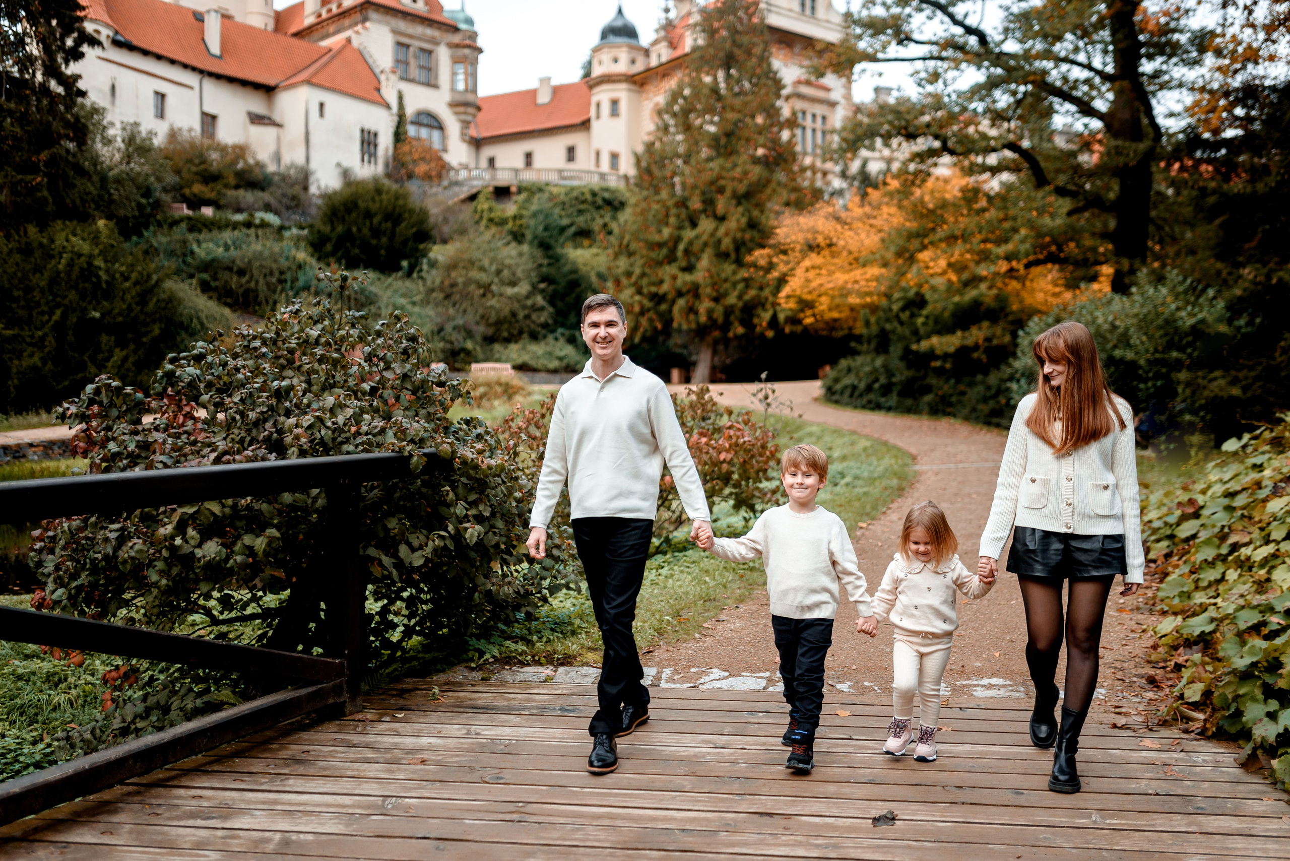 Autumn 2024. Wedding and family photographer