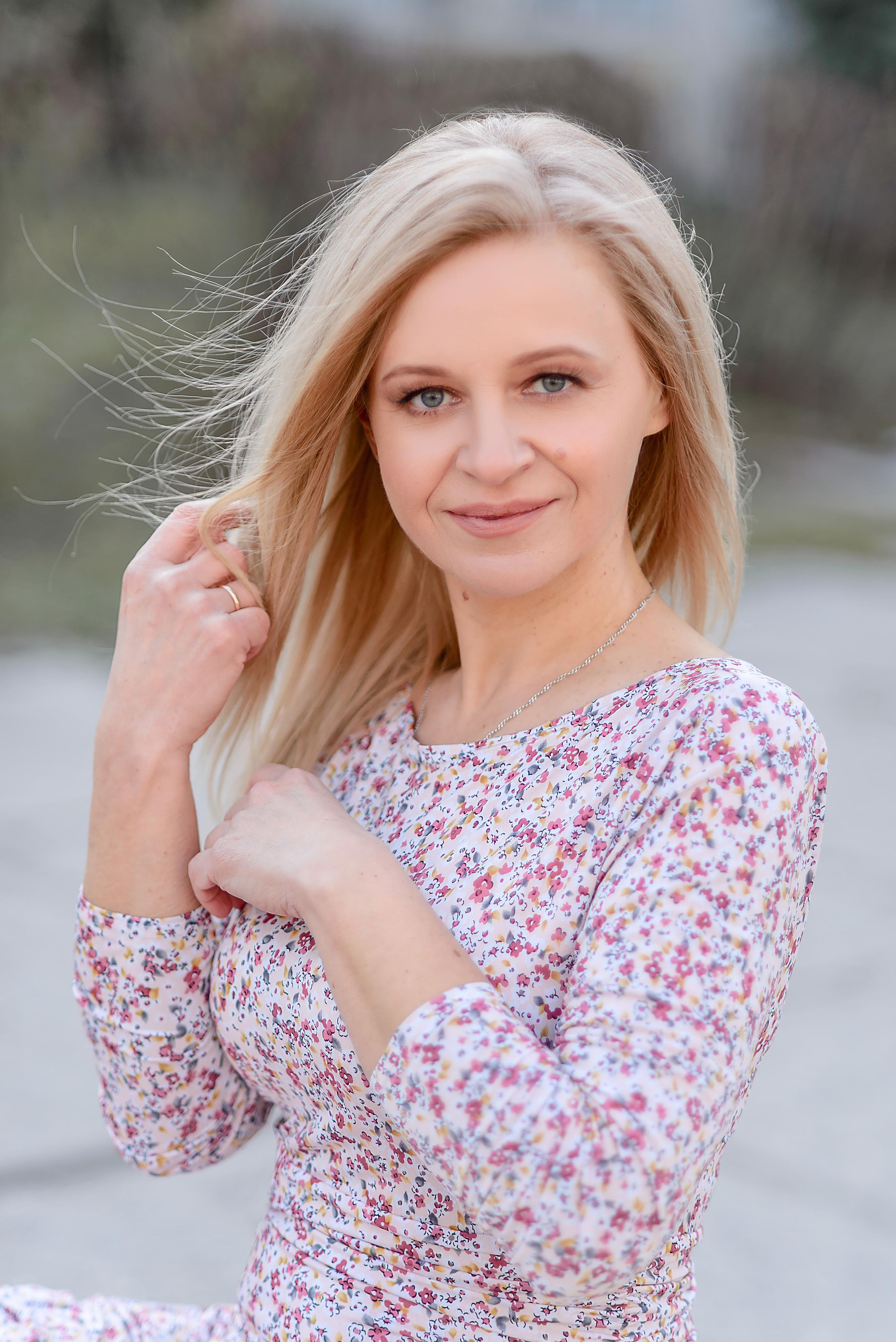 Весна, цветение. Wedding and family photographer