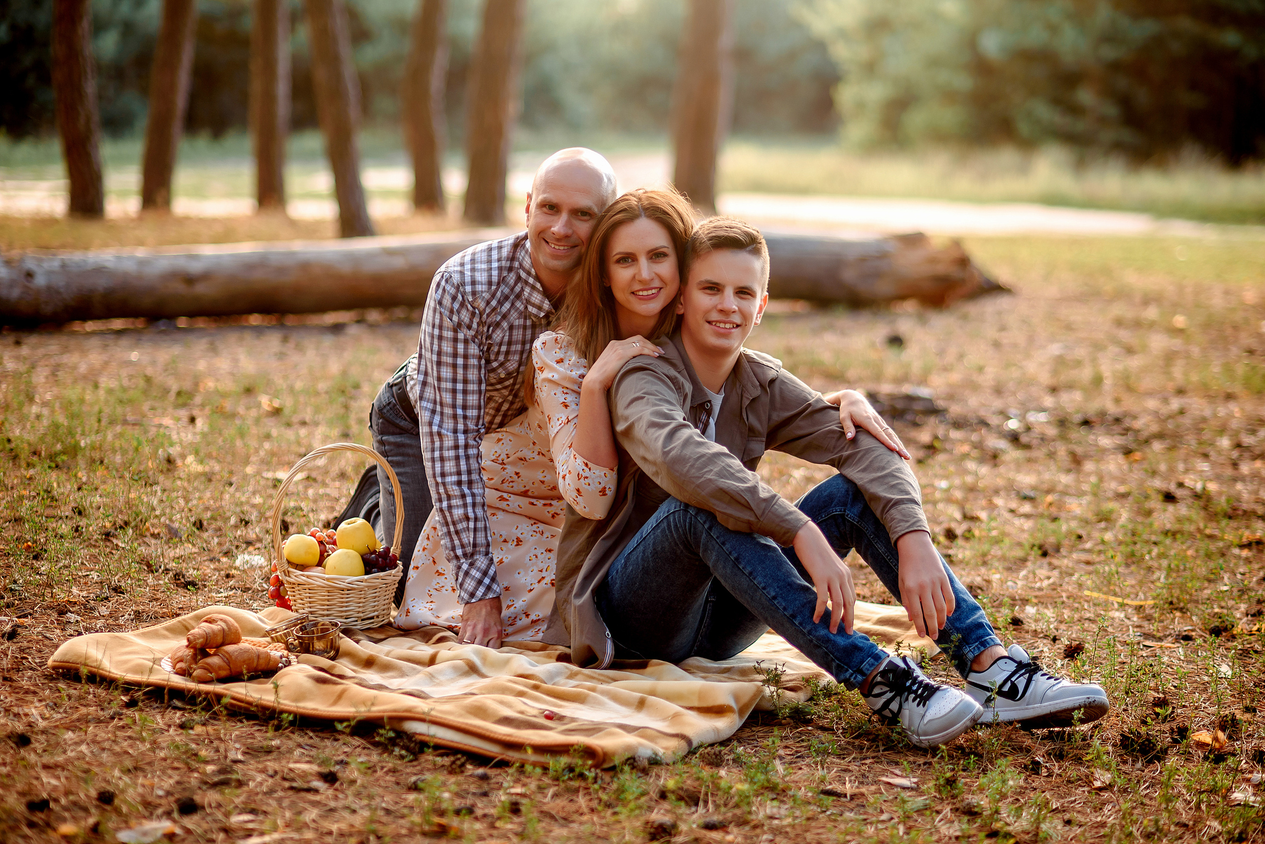 Лес у Каравана. Wedding and family photographer