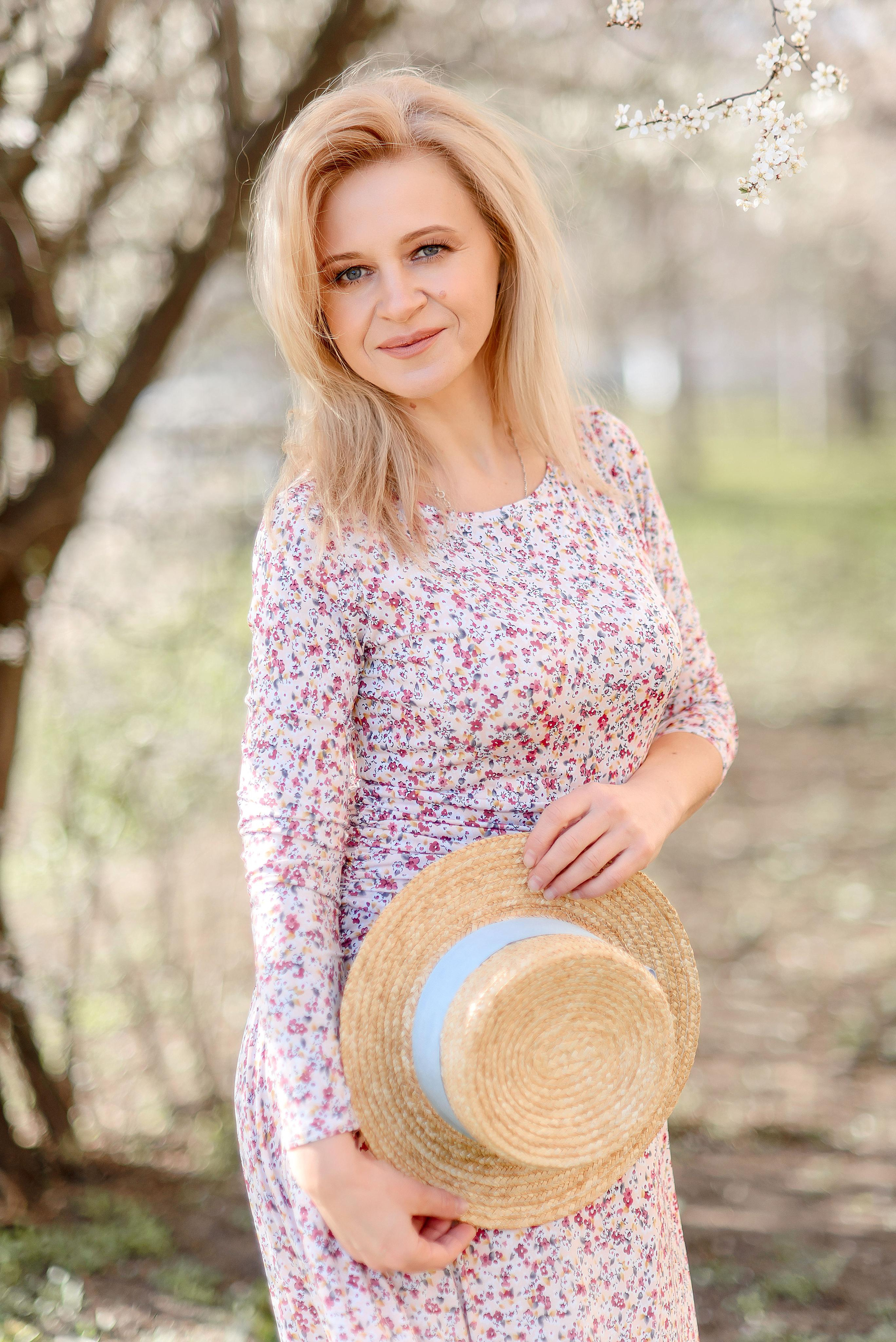 Весна, цветение. Wedding and family photographer