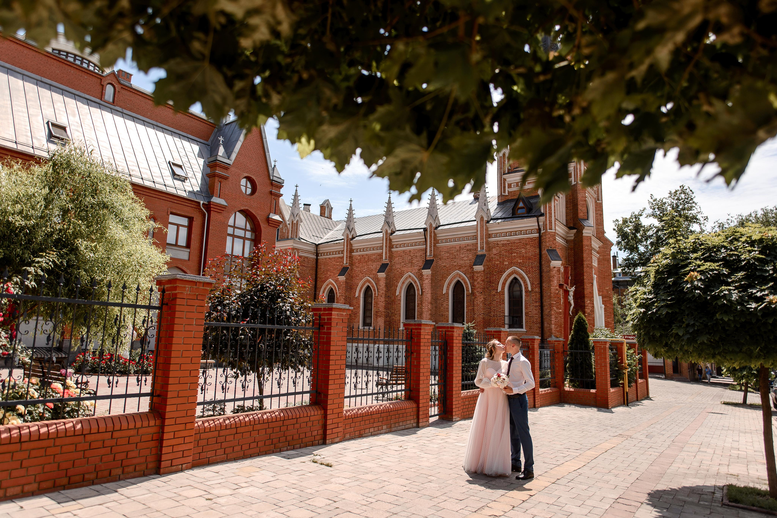 Отель Де Голь и Собор на Гоголя. Wedding and family photographer