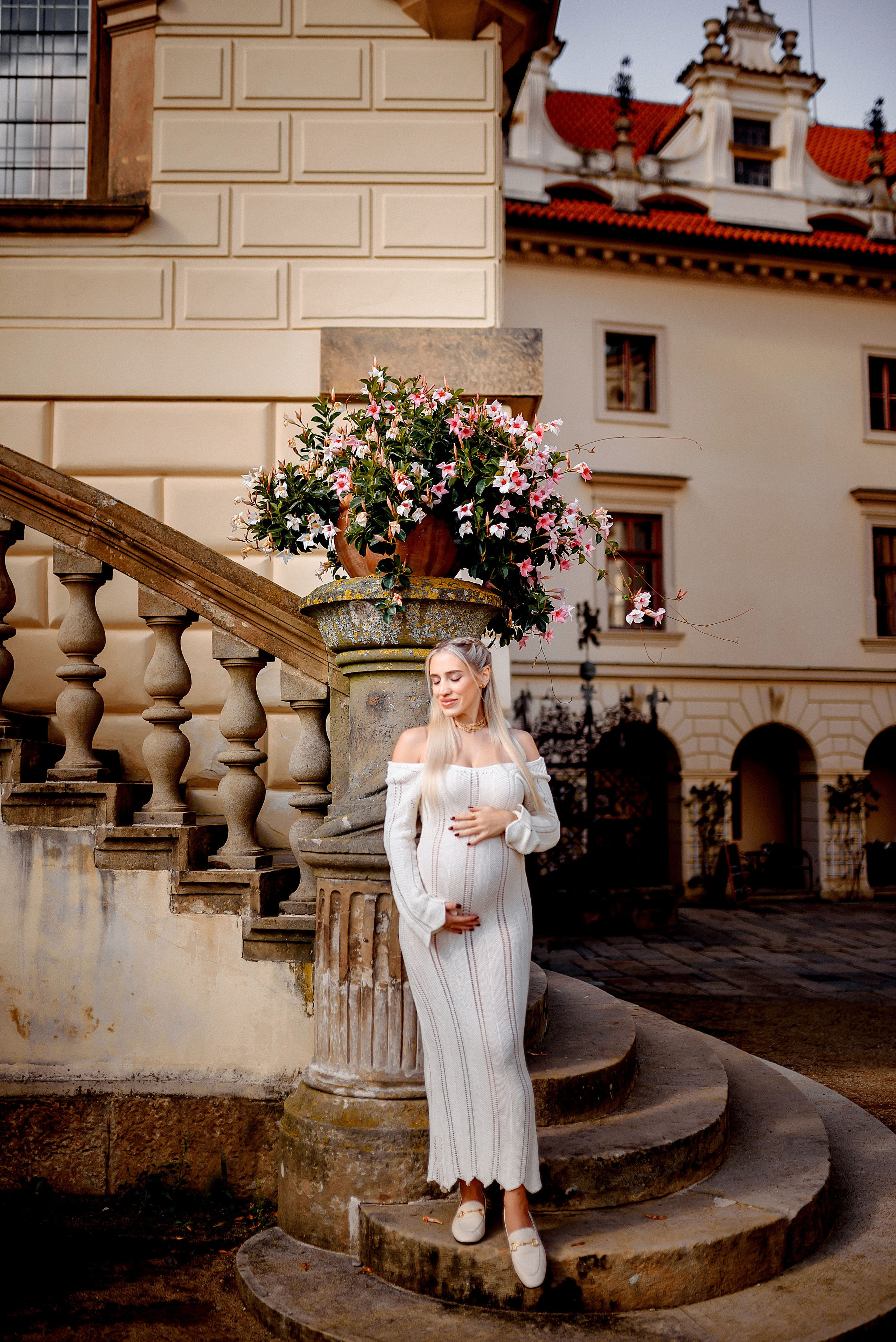 Pregnancy. Wedding and family photographer