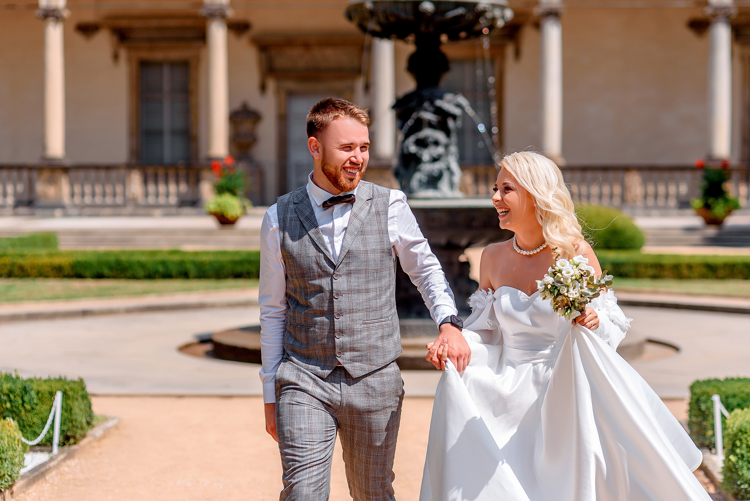 Queen garden. Wedding and family photographer