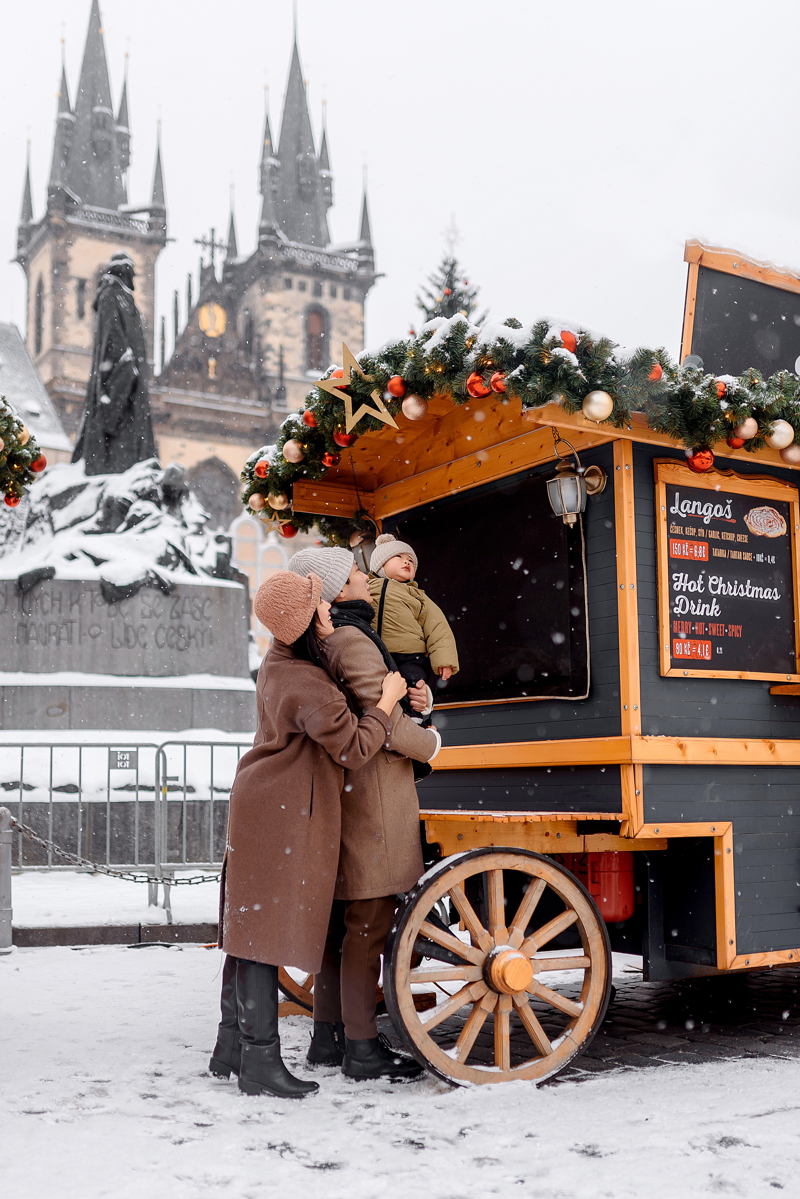 Christmas in Prague. Wedding and family photographer