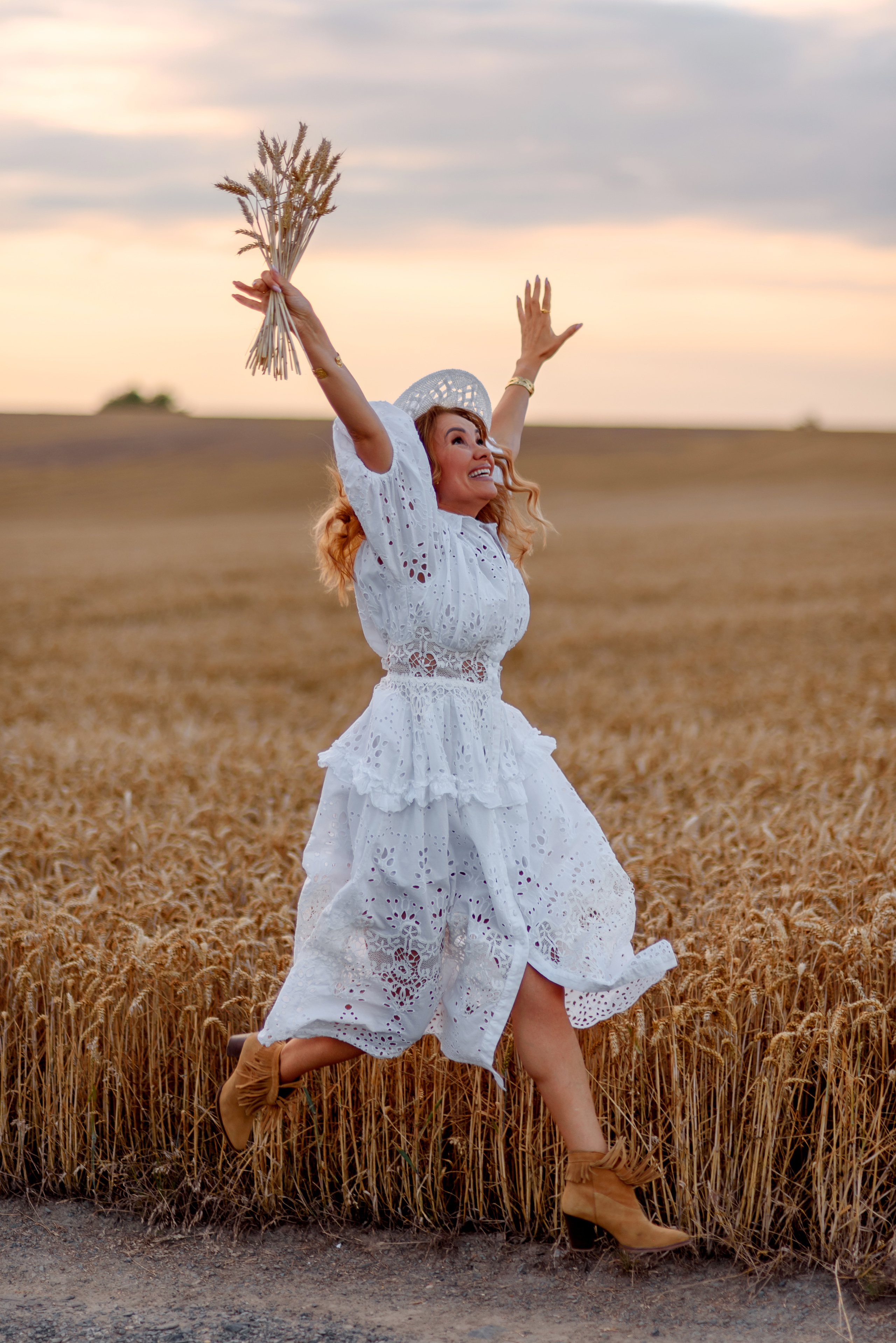 Uliana. Wedding and family photographer