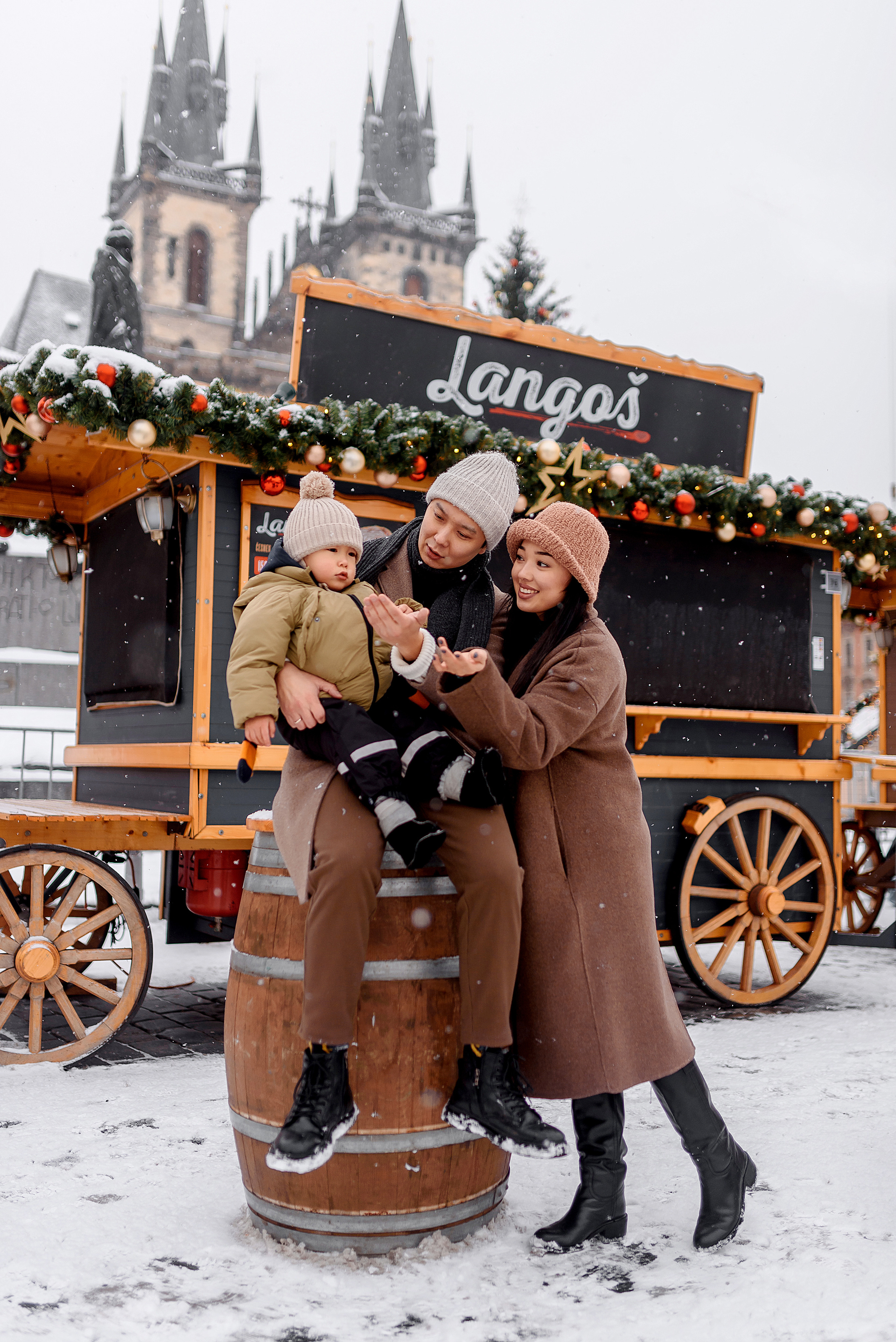 Christmas in Prague. Wedding and family photographer