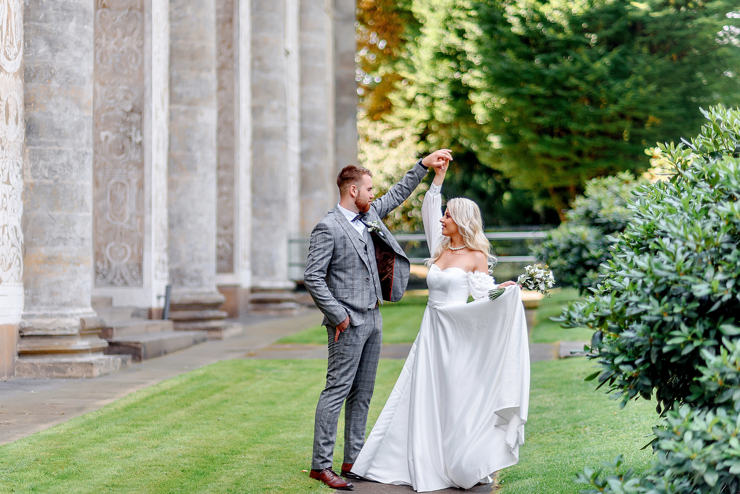 Queen garden. Wedding and family photographer