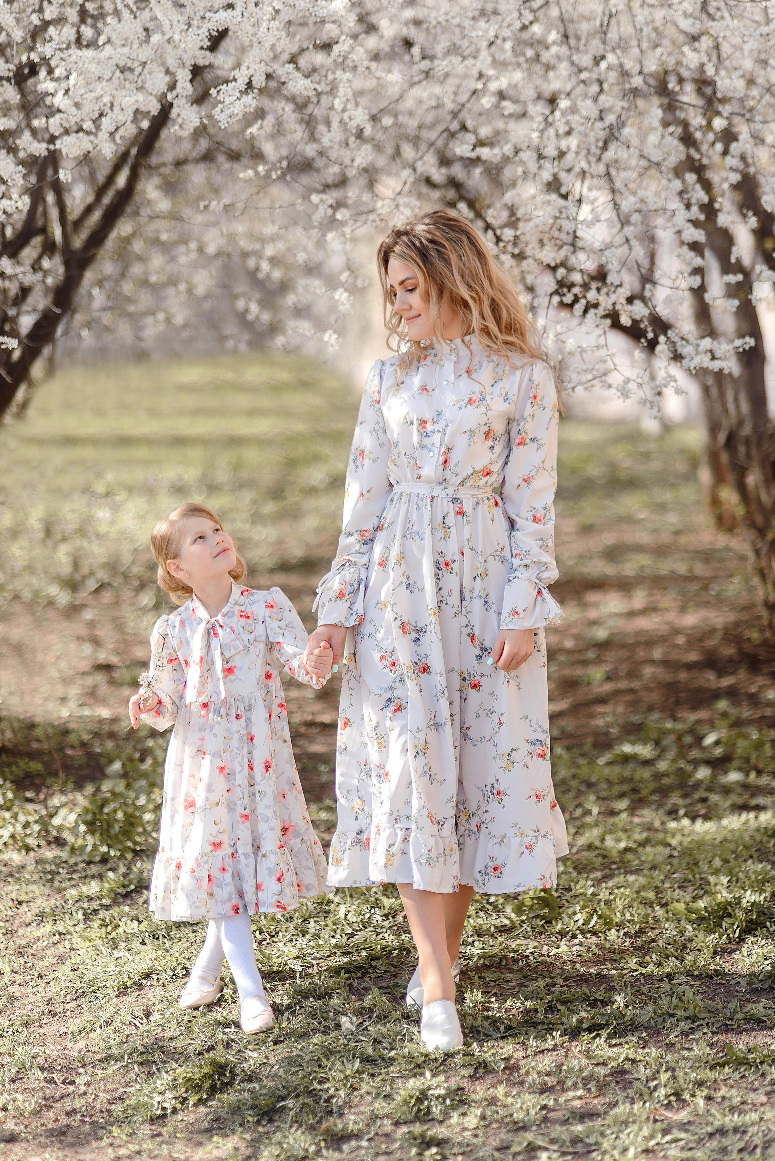 Весна, цветение. Wedding and family photographer