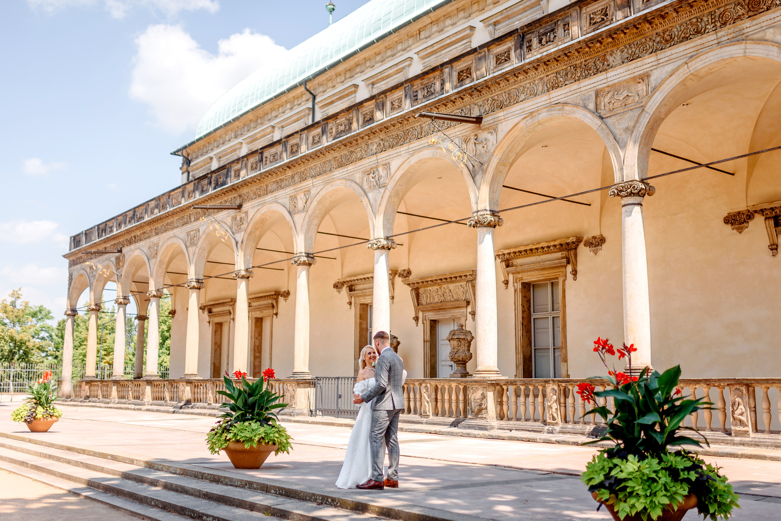 Queen garden. Wedding and family photographer