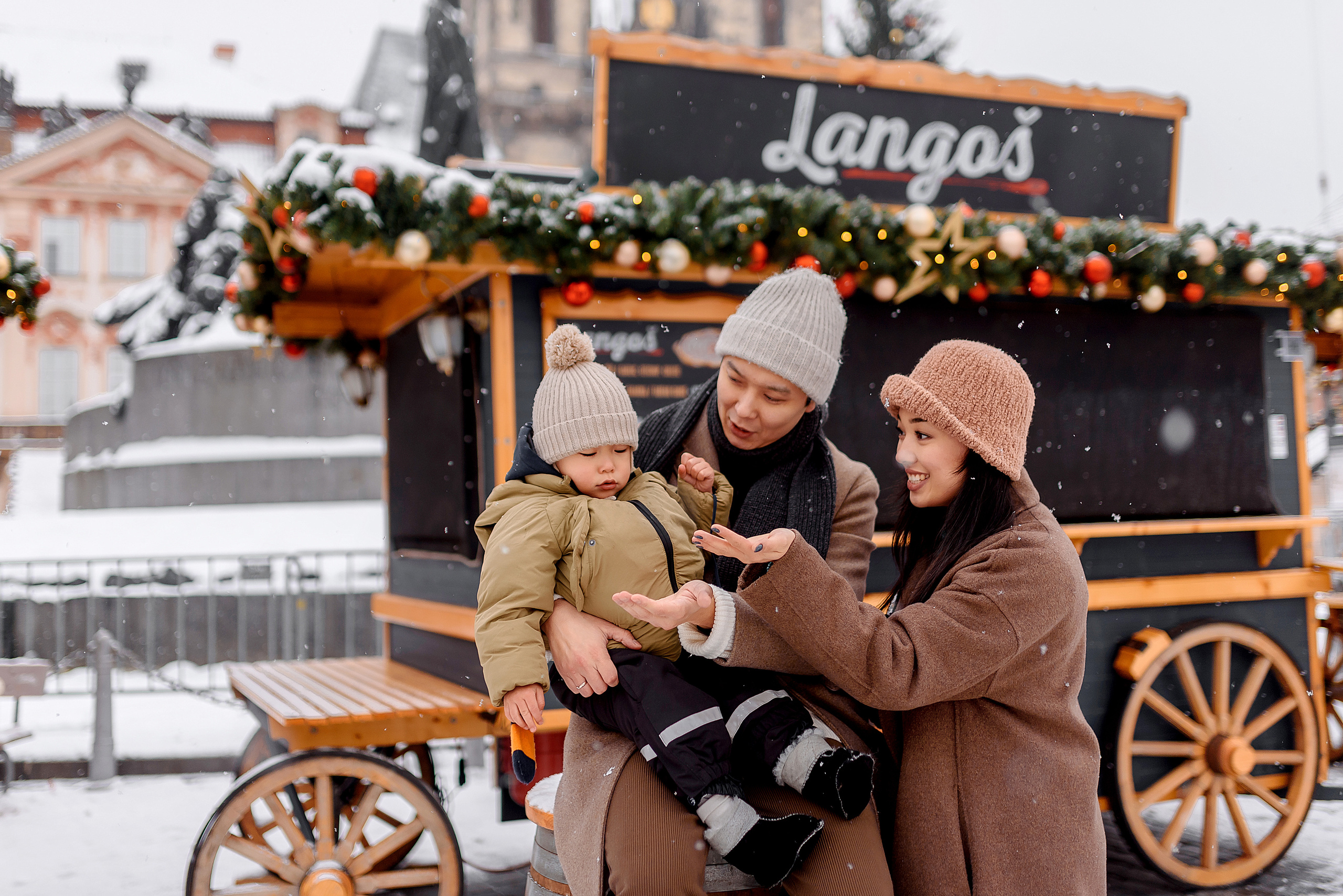 Christmas in Prague. Wedding and family photographer