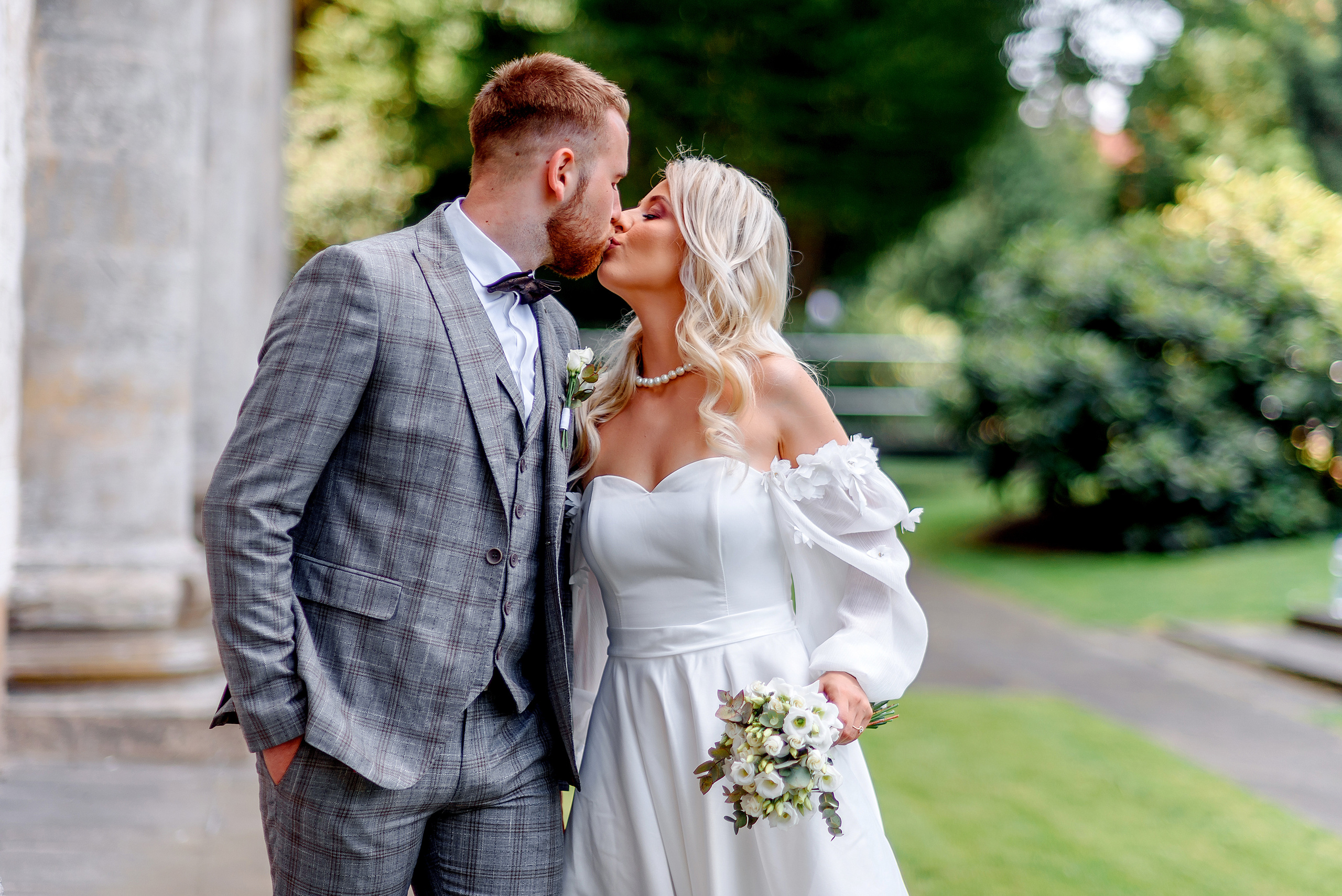 Queen garden. Wedding and family photographer