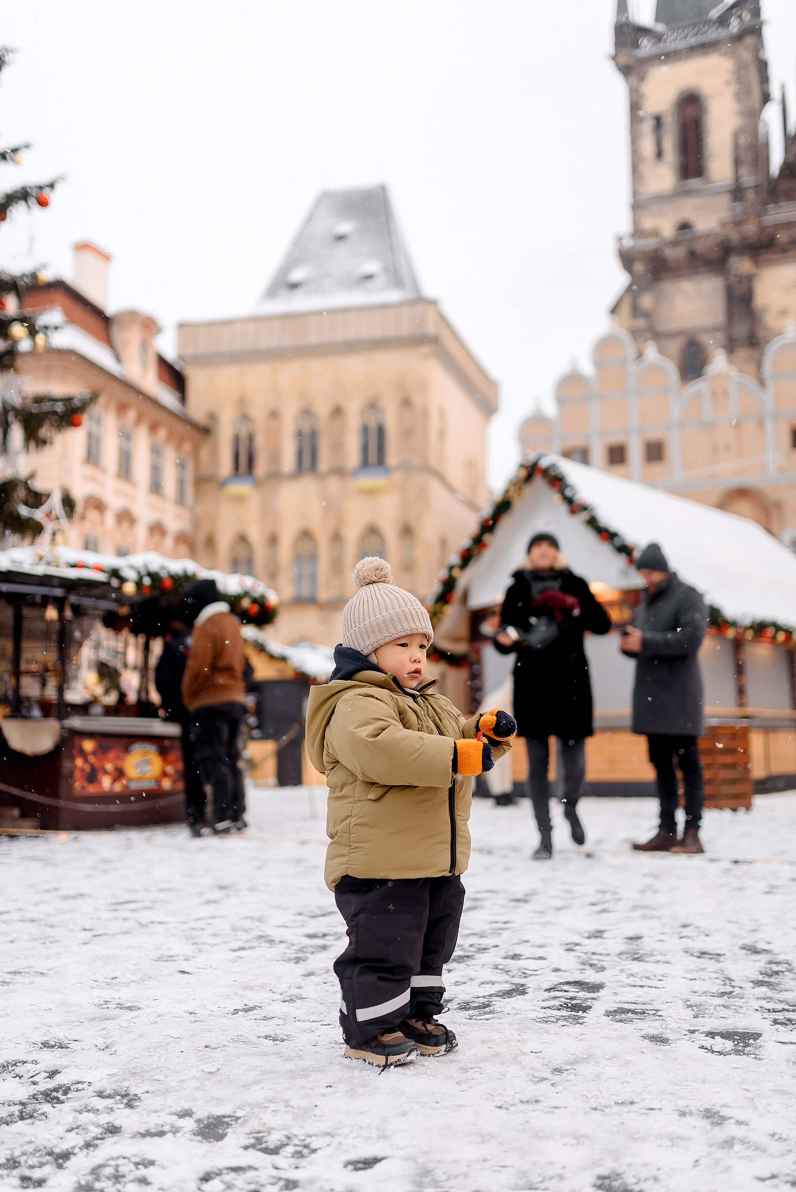 Christmas in Prague. Wedding and family photographer