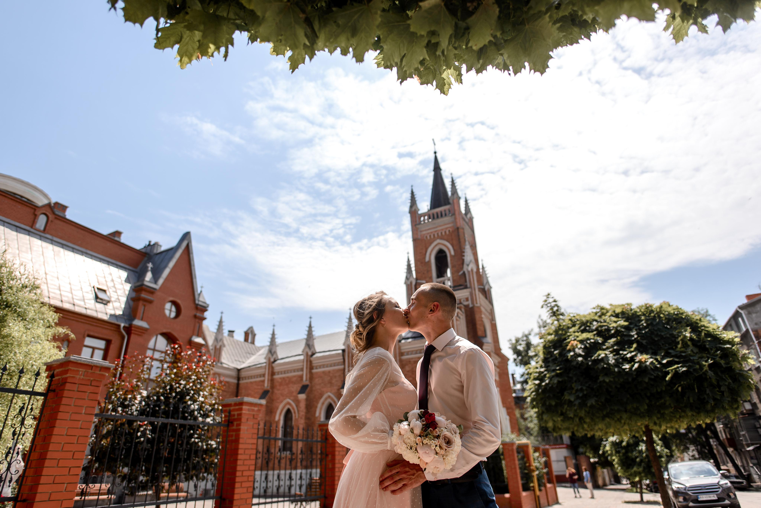 Отель Де Голь и Собор на Гоголя. Wedding and family photographer