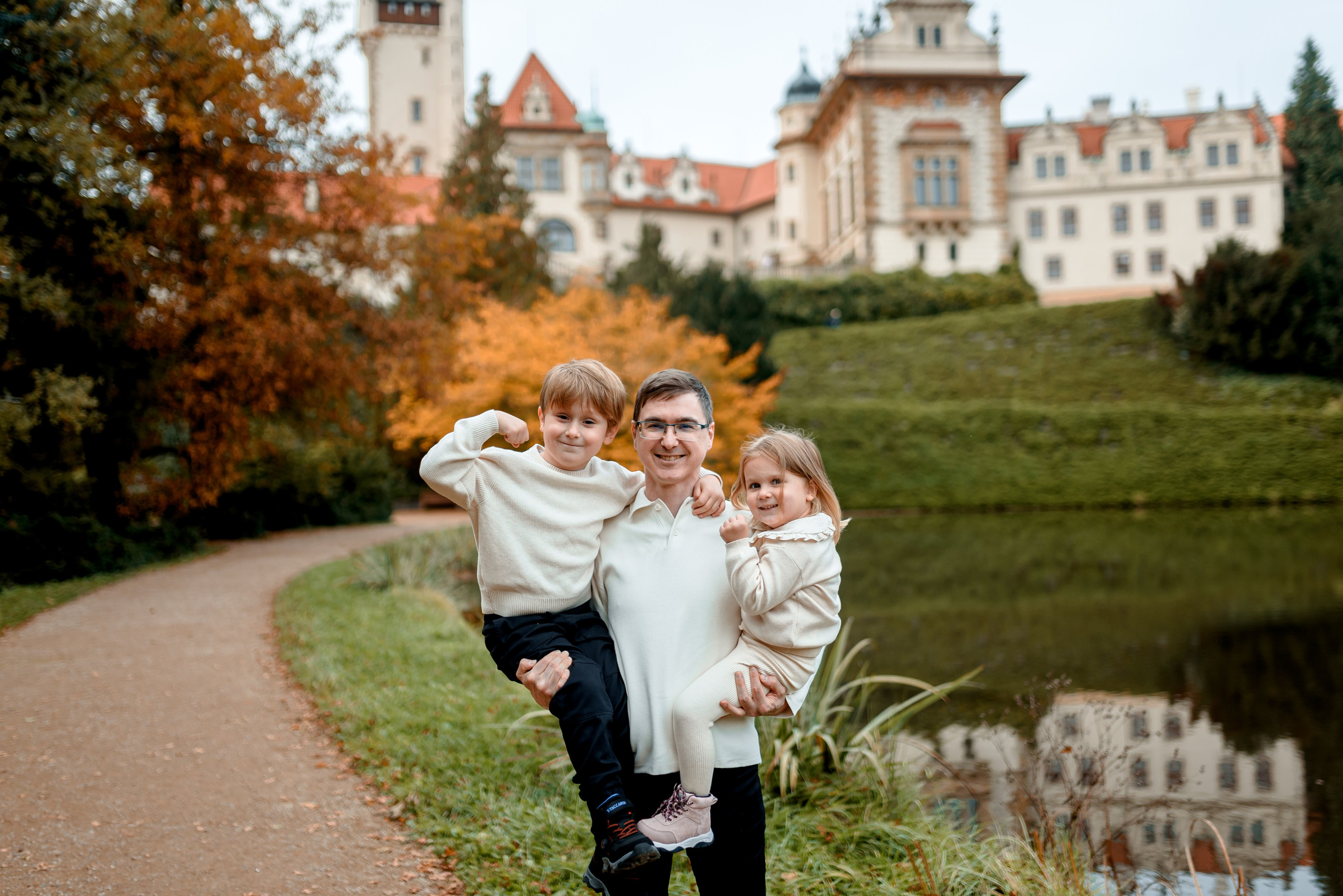 Autumn 2024. Wedding and family photographer