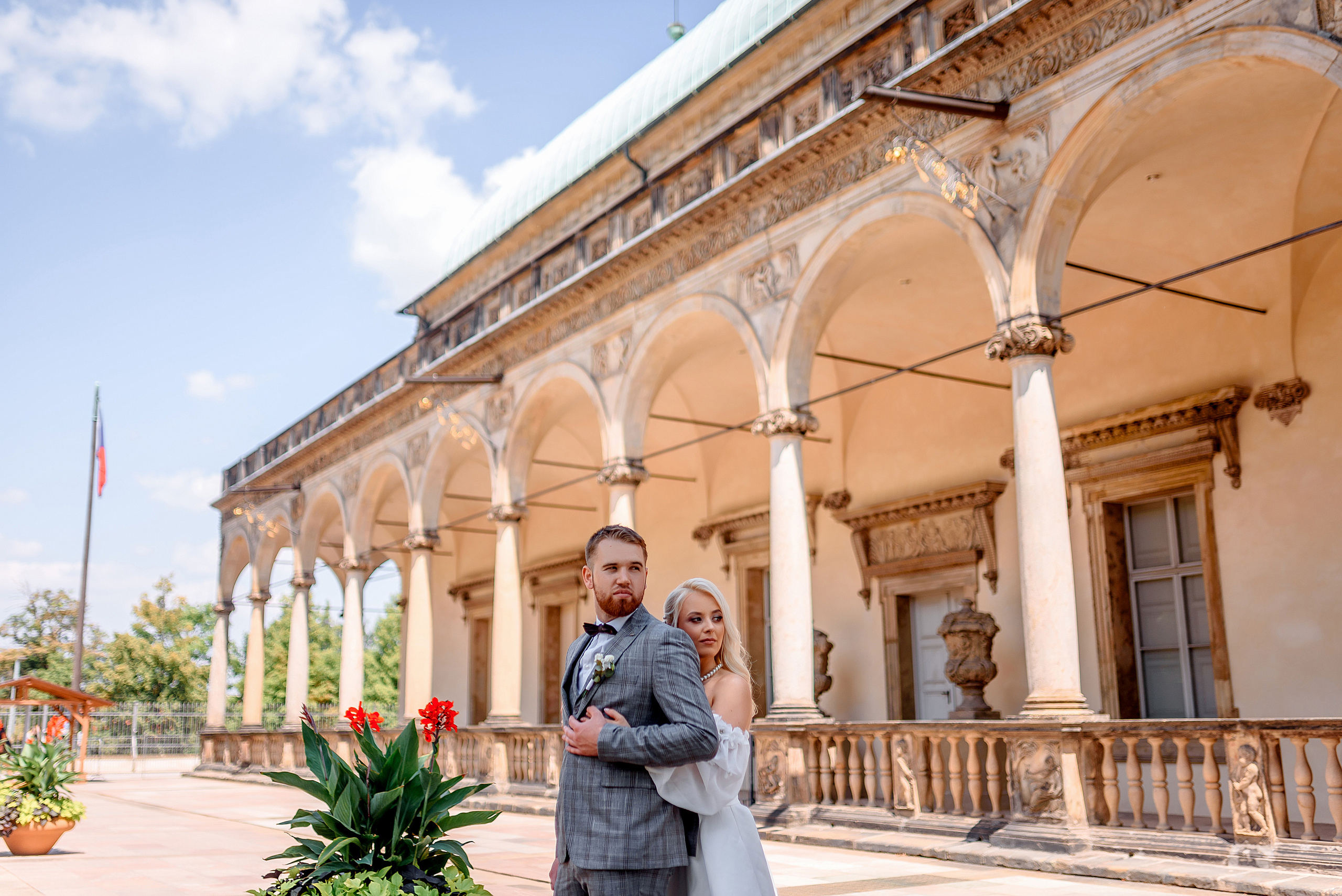 Queen garden. Wedding and family photographer