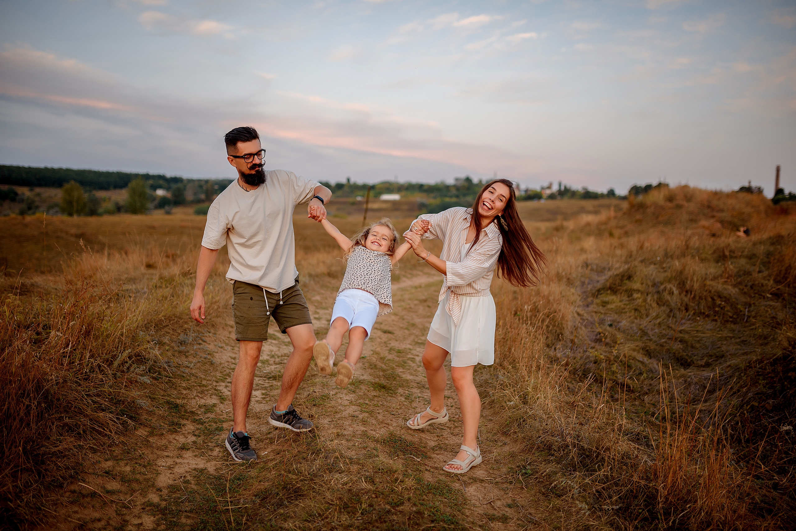 Черкасская лозовая. Wedding and family photographer