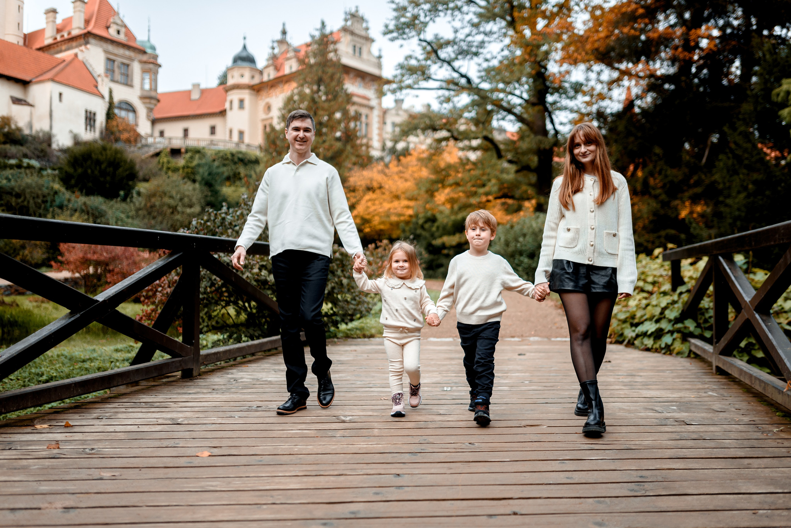 Autumn 2024. Wedding and family photographer