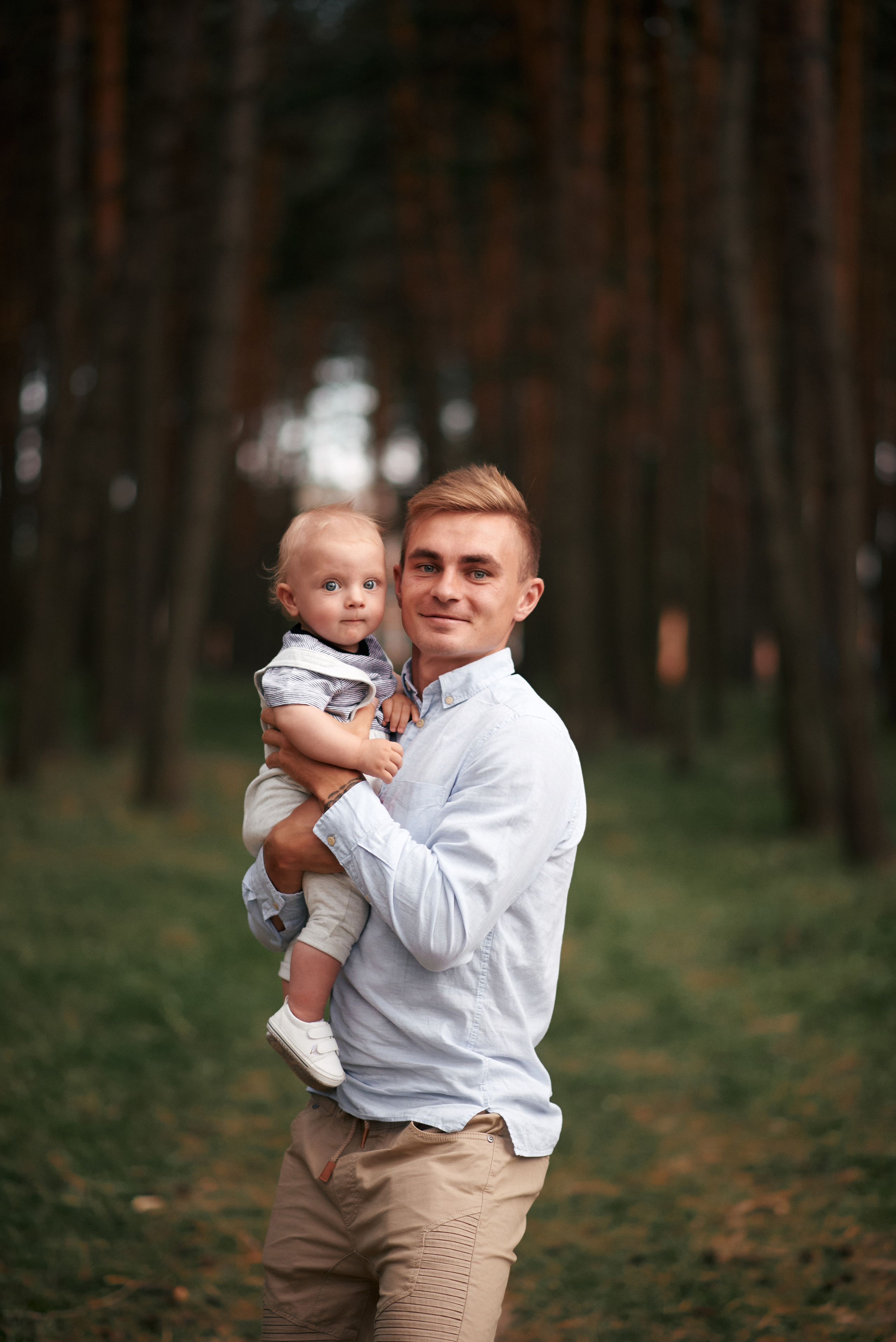 Сімейна прогулянка в сосновому лісі. Photographer Shepetivka, all over Ukraine, Dzekan Denys!