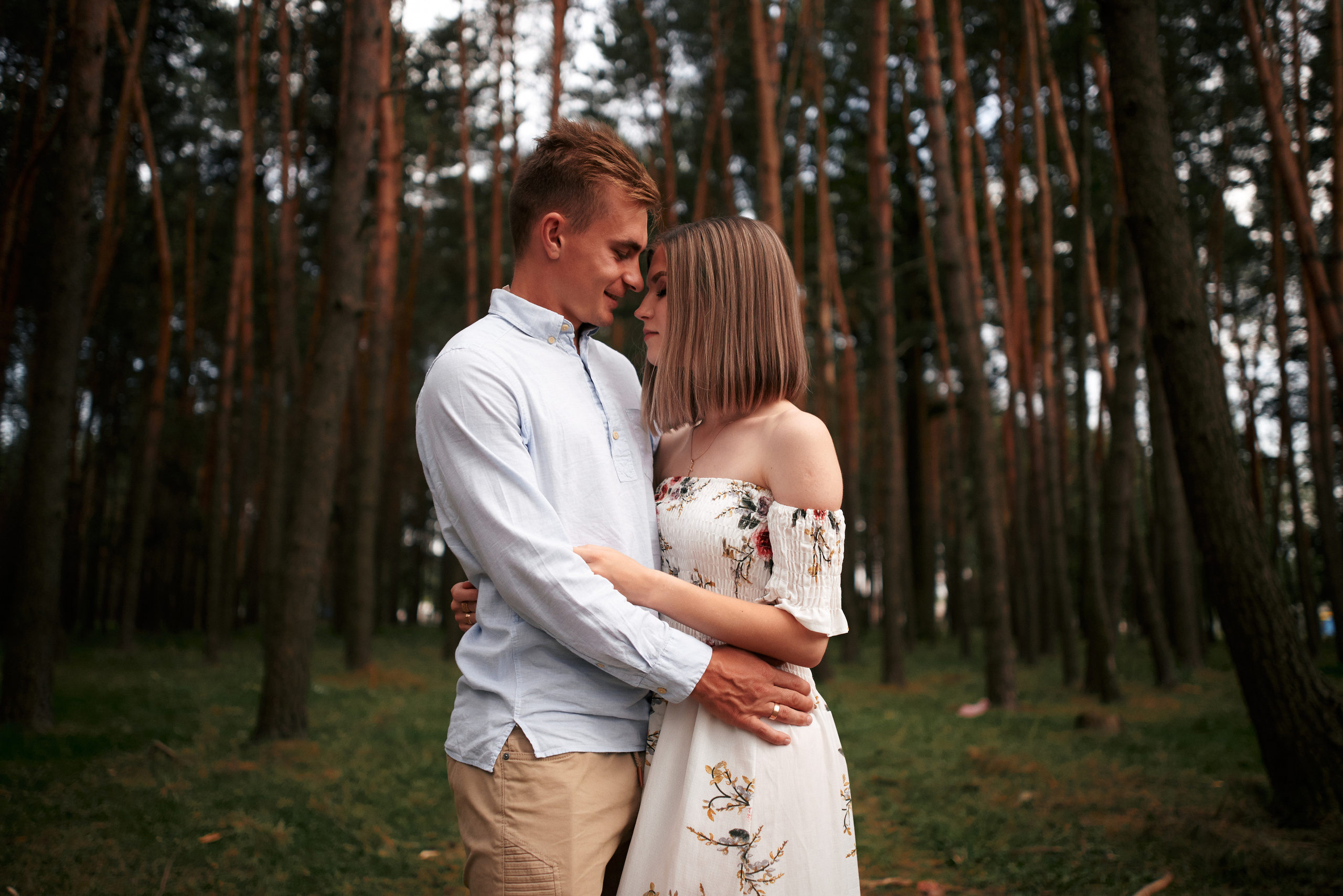 Сімейна прогулянка в сосновому лісі. Photographer Shepetivka, all over Ukraine, Dzekan Denys!